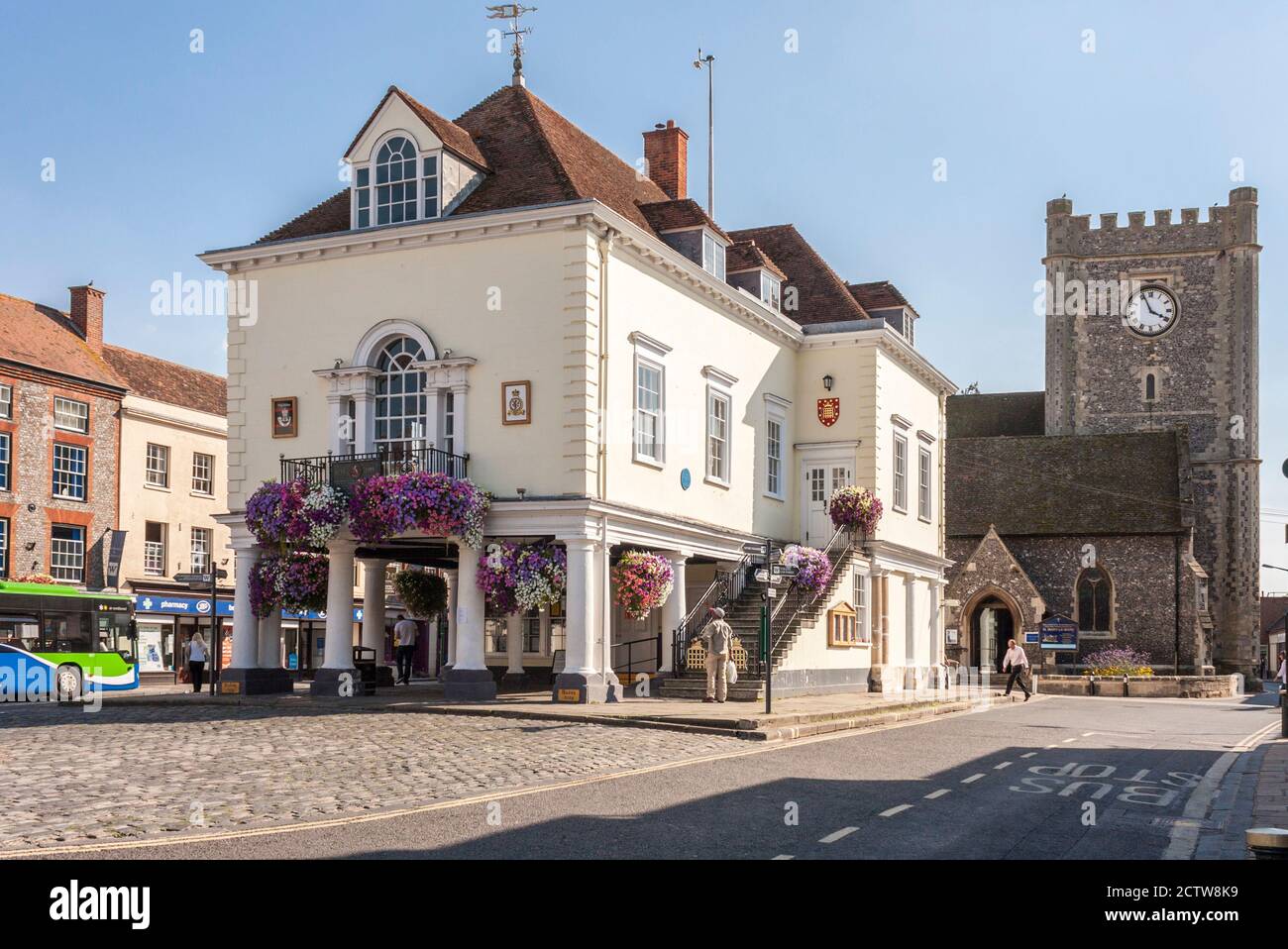 Wallingford Town Hall and St Mary-le-More church, Wallingford Oxfordshire, South East England, GB, UK Stock Photo