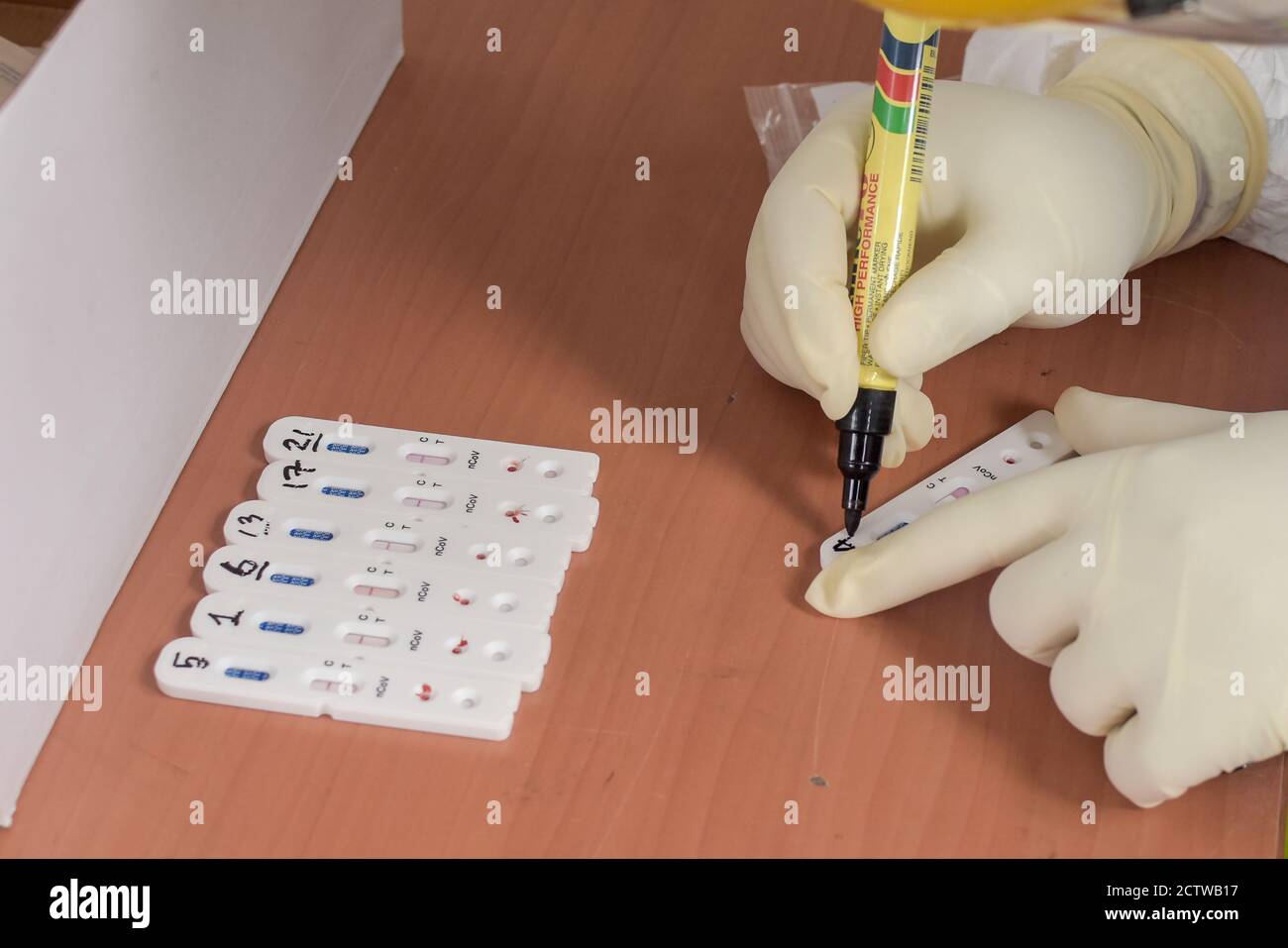 Rapid tes covid-19 tool Stock Photo