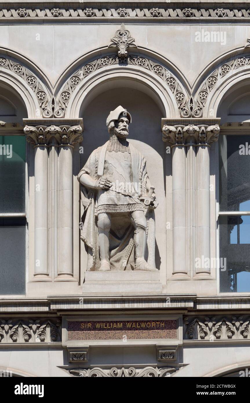 London, England, UK. Statue overlooking Holborn Viaduct: William Walworth (d1385: twice Lord mayor of London:1374/75 and 1380/81.) Sculptor: Henry Bur Stock Photo
