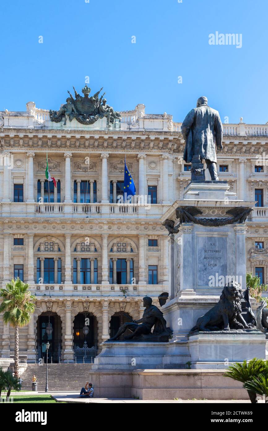 ROME, ITALY - 2014 AUGUST 18. View of Palazzo di Giustizia. Palace of Justice in Rome, and monumento statua Camillo Benso Conte di Cavour. Stock Photo