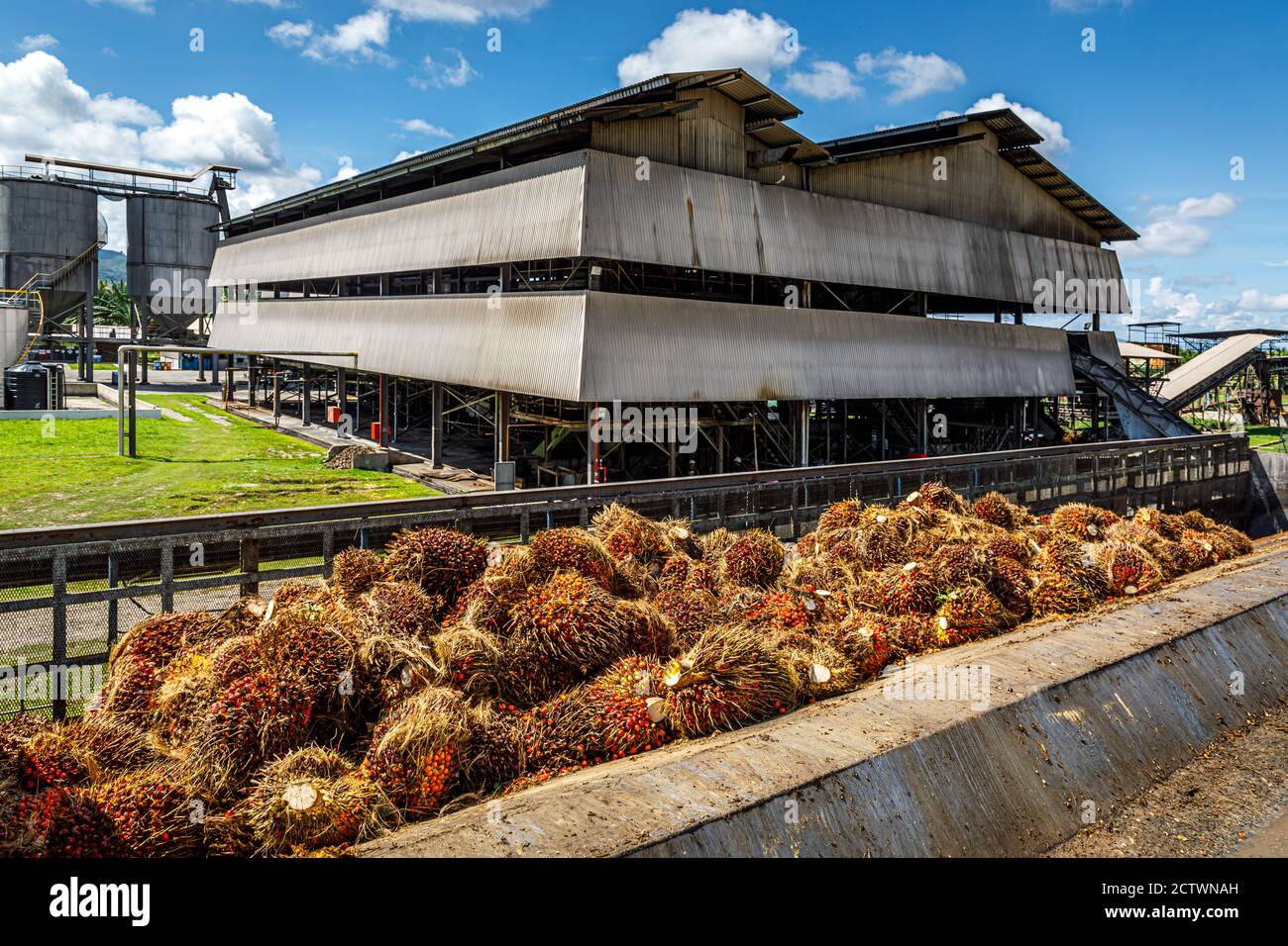 Tenom Sabah Malaysia Kilang Kelapa Sawit Melalap Kks Melalap A Palm Oil Mill Operated By Simedarby Plantations Stock Photo Alamy