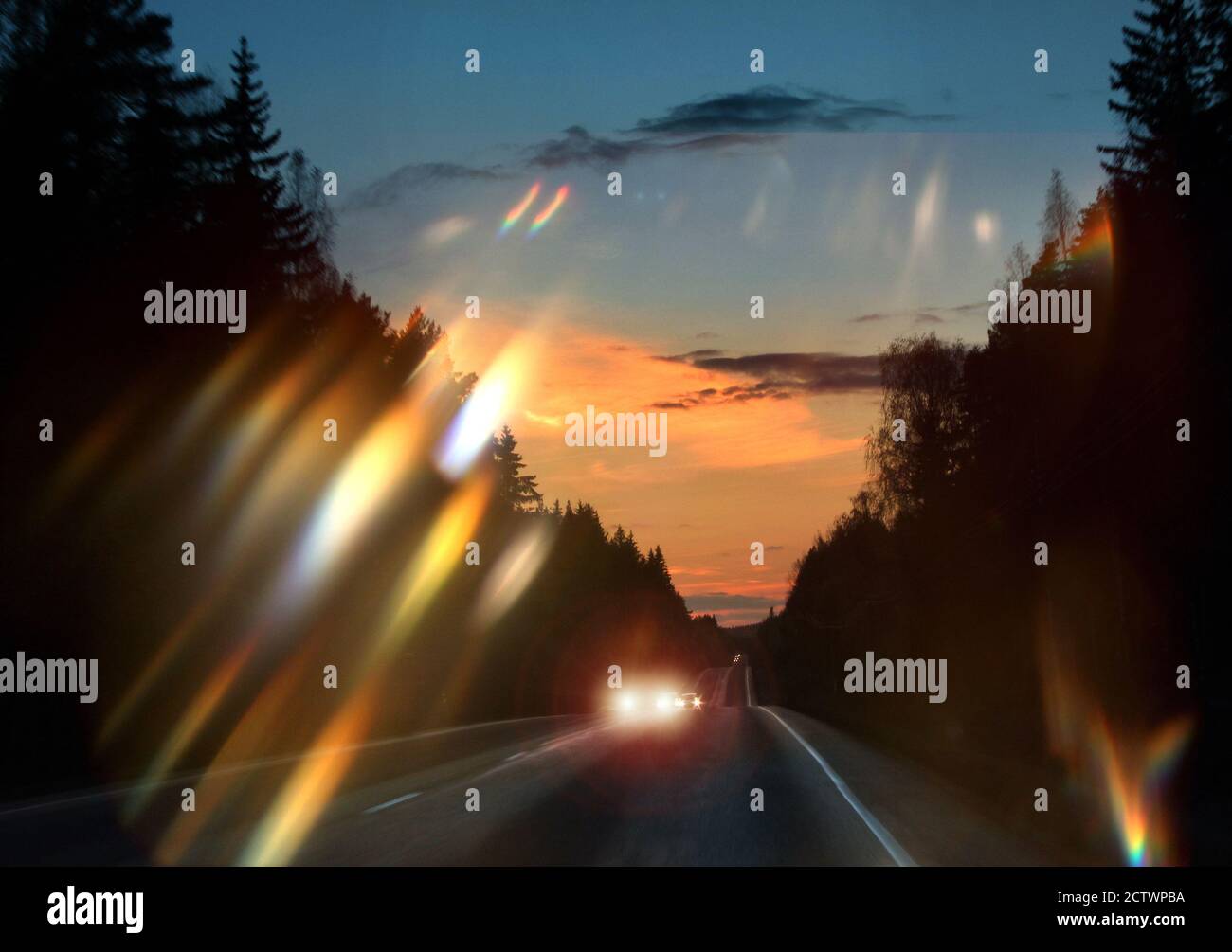 Car headlights glare hires stock photography and images Alamy