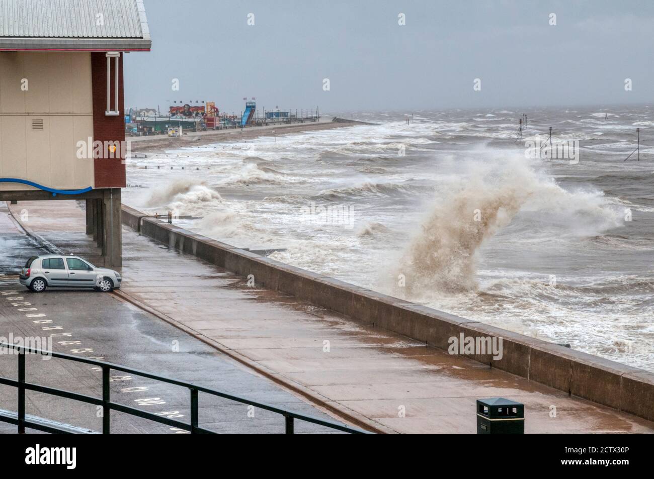Hunstanton pier hires stock photography and images Alamy