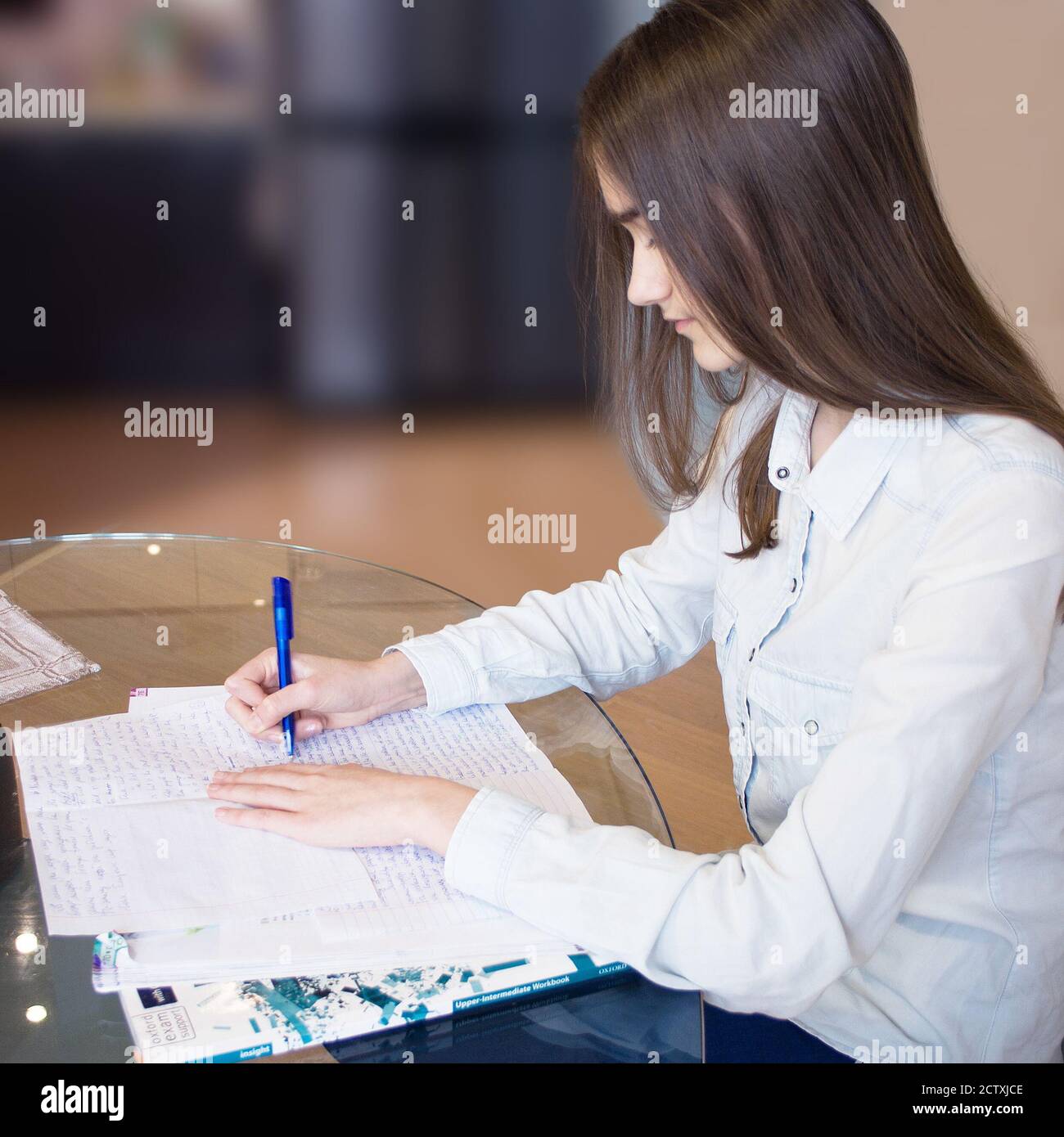 Study desk teen concentrate hi-res stock photography and images - Alamy