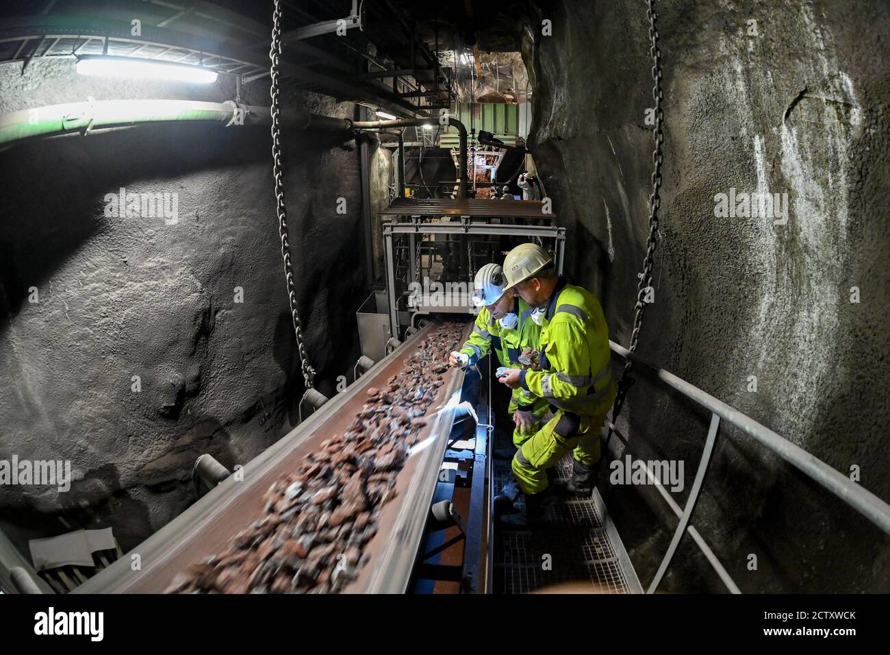 25 September 2020, Saxony, Oberwiesenthal Employees
