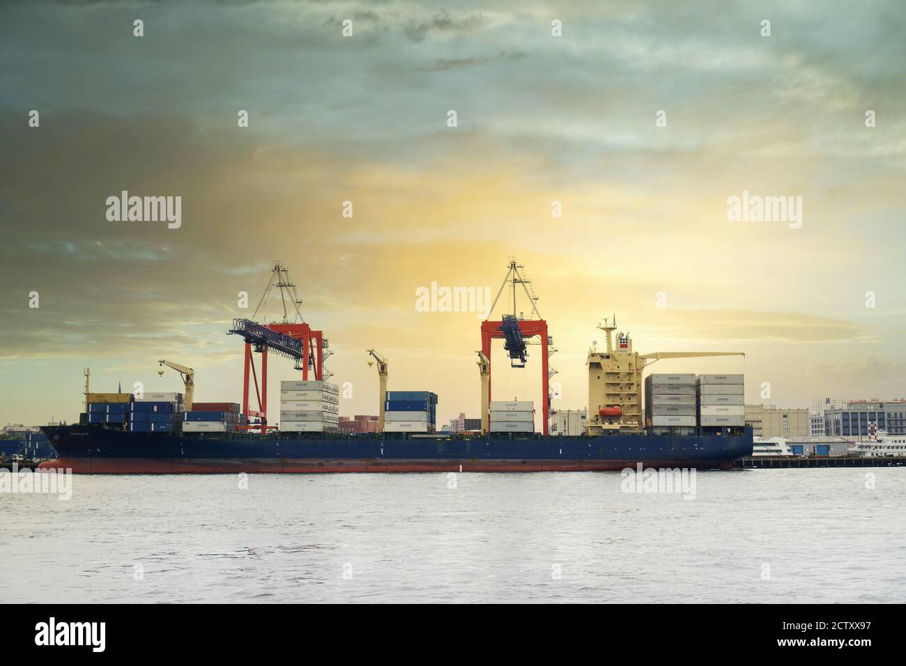 Loading bay new york hi-res stock photography and images - Alamy