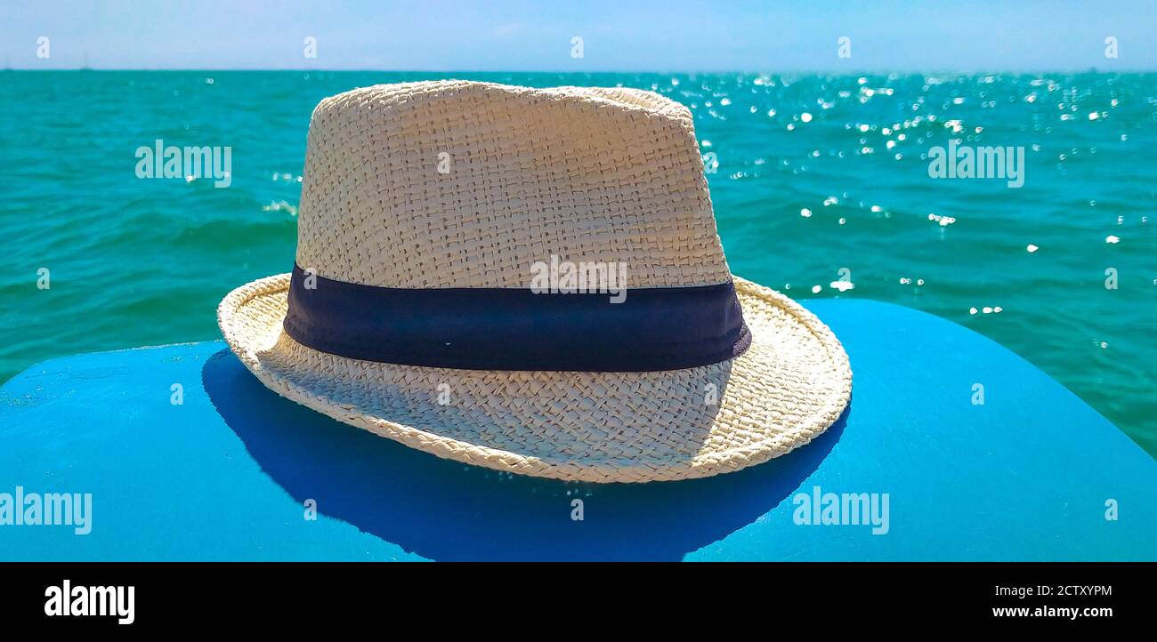 White panama hat hi-res stock photography and images - Alamy