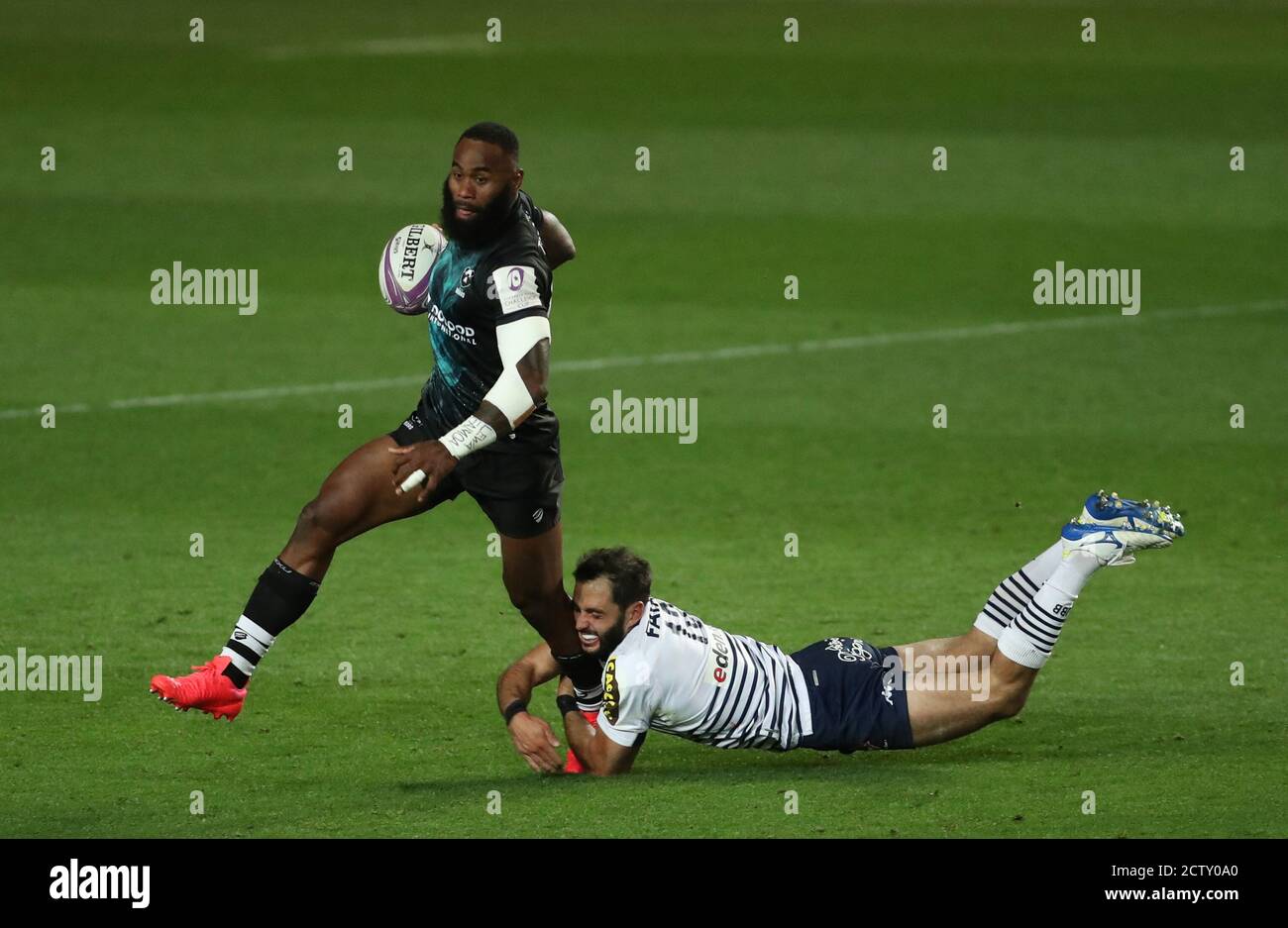 Bristol Bears Semi Radrada (left) tackled during the European Challenge Cup semi final match at Ashton Gate, Bristol. Picture date: Friday September 25, 2020. See PA story RUGBYU Bristol. Photo credit should read: David Davies/PA Wire. Stock Photo