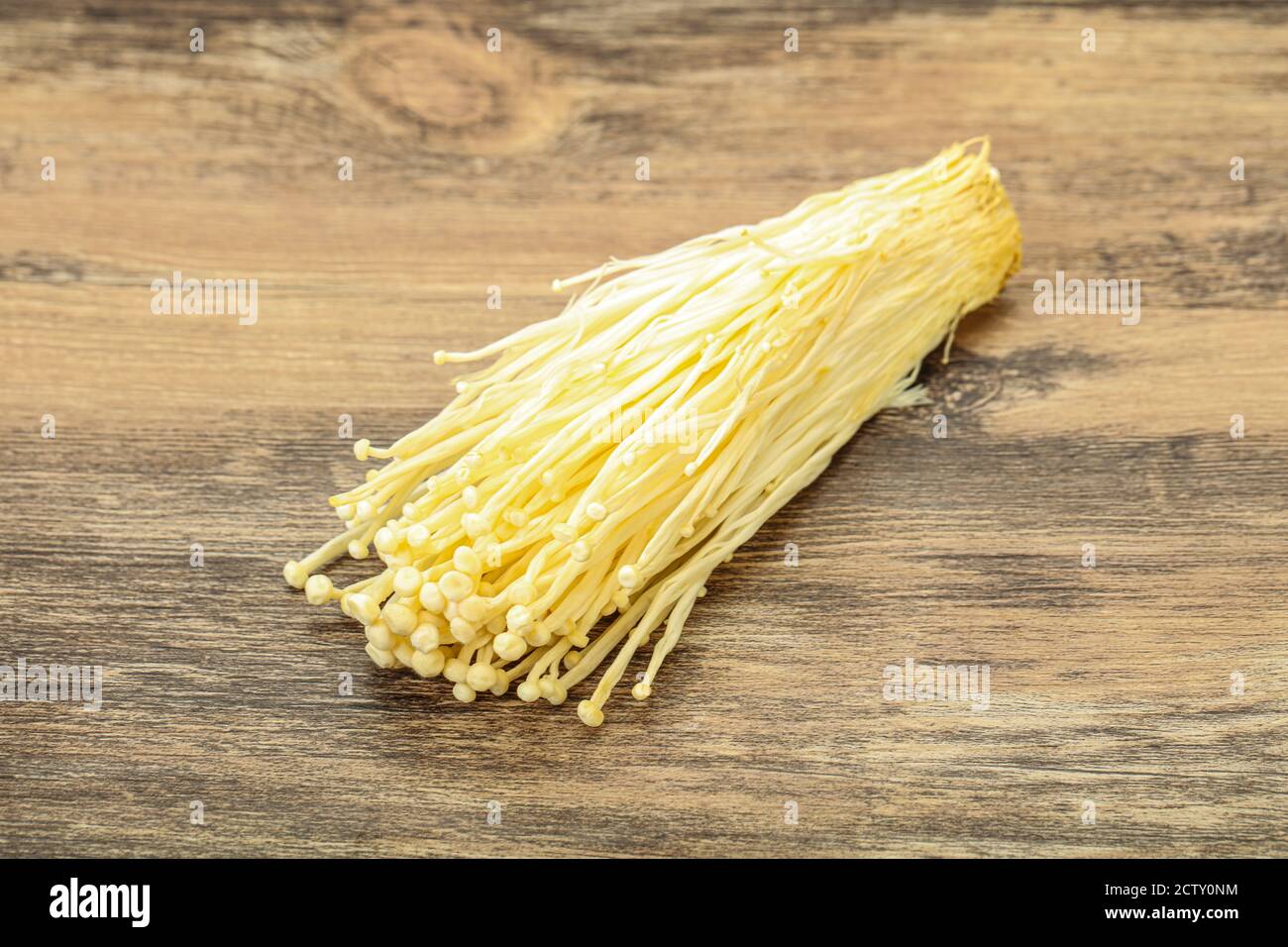 Superfood Raw Enoki mushrooms Asian cuisine Stock Photo Alamy