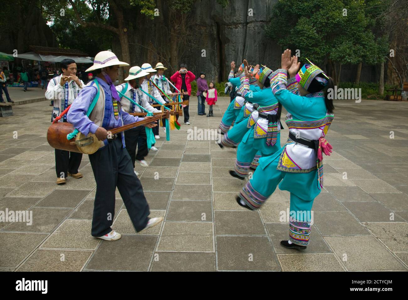 Sani folk dance performance, The Stone Forest, Shilin, Kunming, Yunnan Province, China Stock Photo