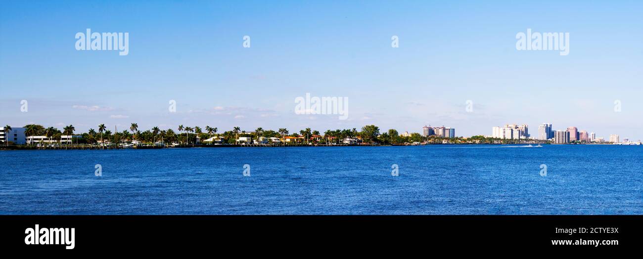 Beach coastline with palm trees hi-res stock photography and images - Alamy