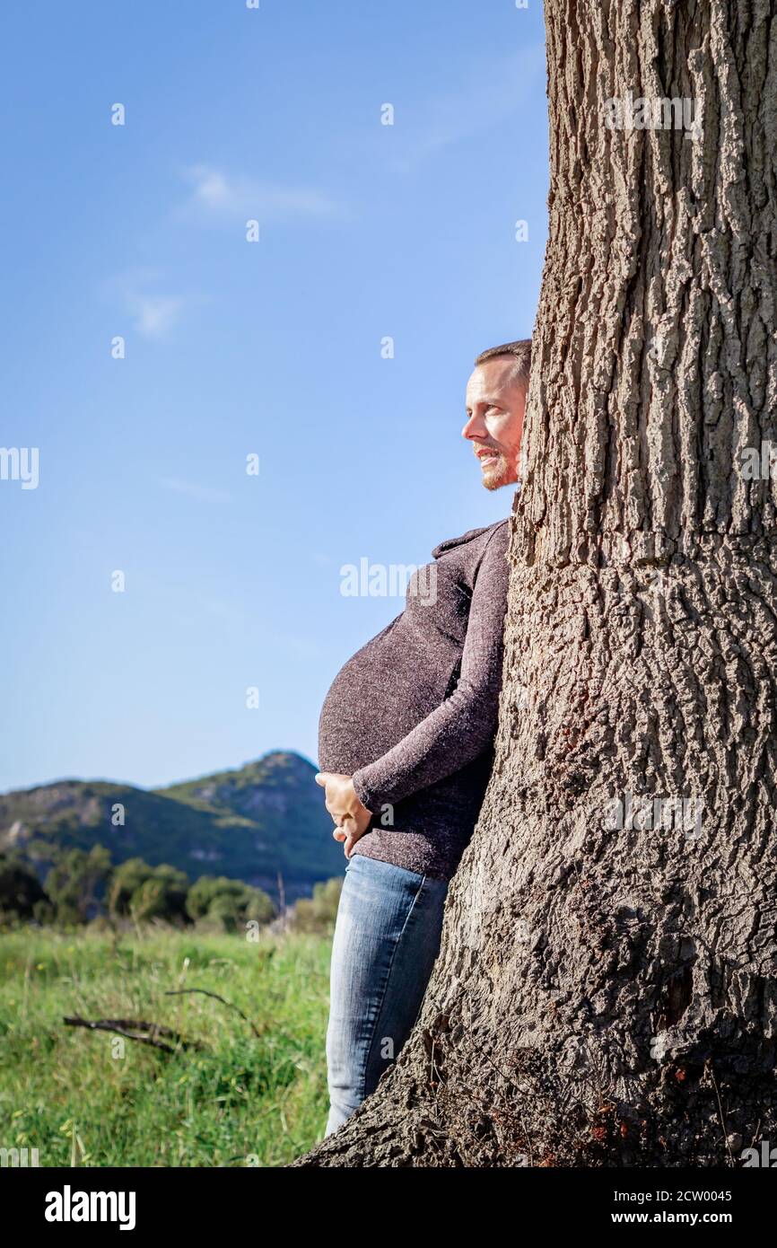 Maternity photo shoot hi-res stock photography and images - Page 3