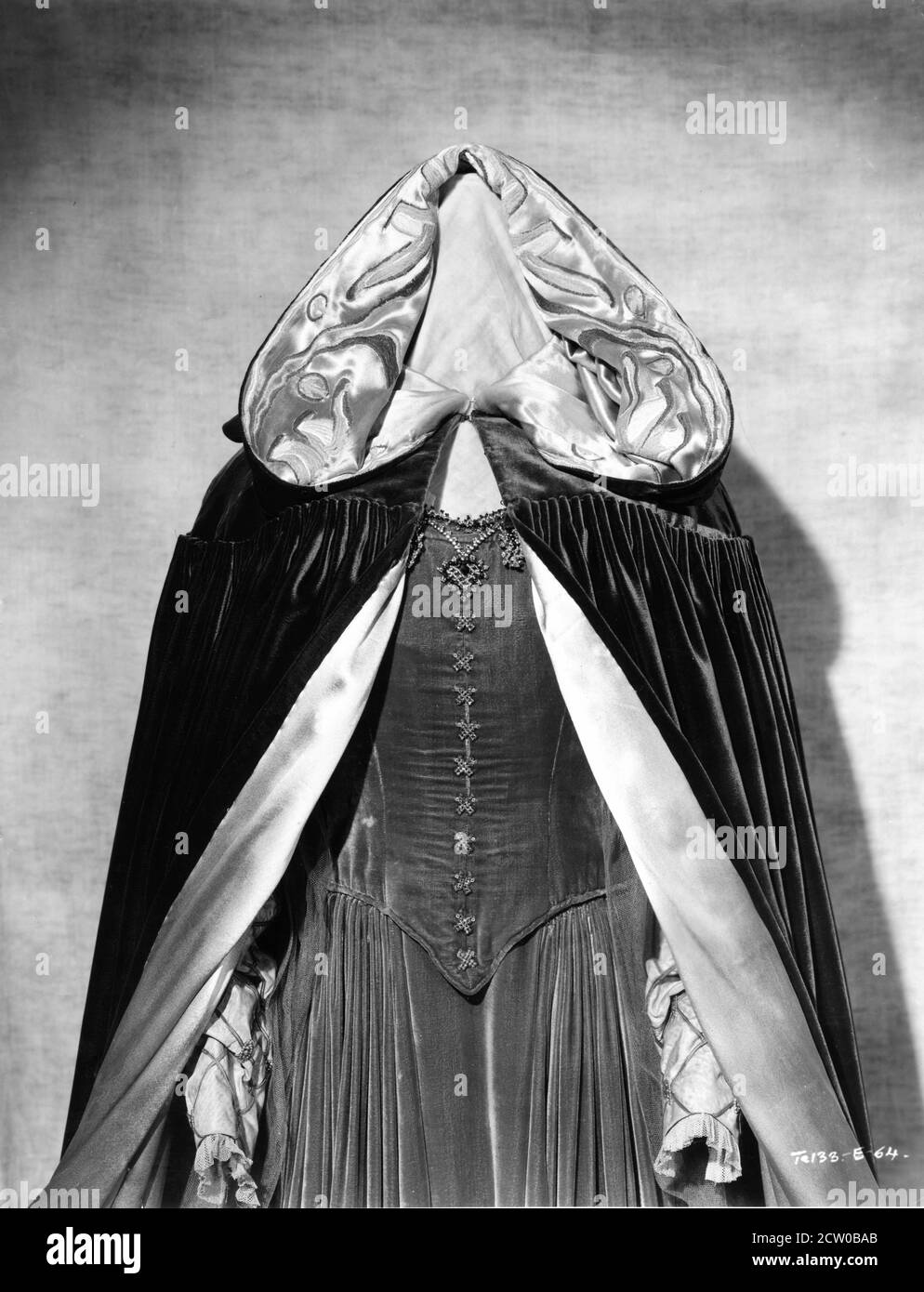 Velvet Cloak Costume designed by ROGER FURSE for EILEEN HERLIE as Queen Gertrude in the