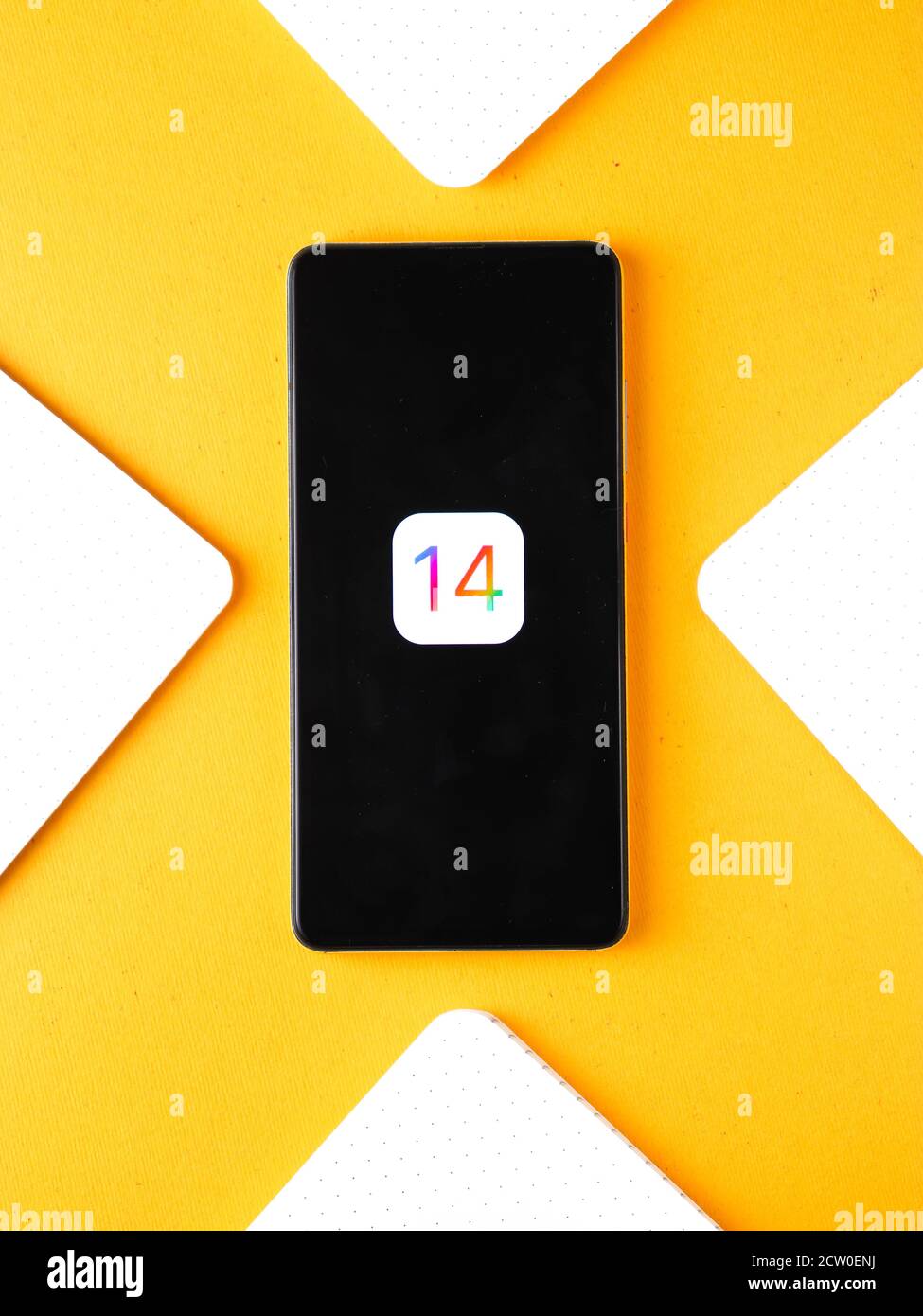 Iphone 14 stock hi-res stock photography and images - Alamy