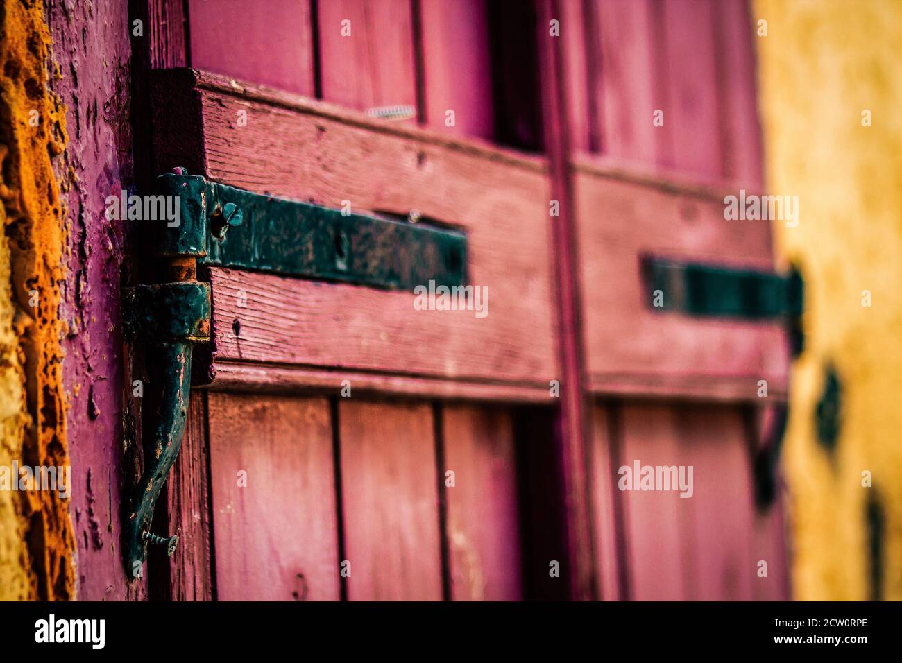 View Of The Facade Of An Old House In Greece Stock Photo Alamy view-of-the-facade-of-an-old-house-in-greece-stock-photo-alamy