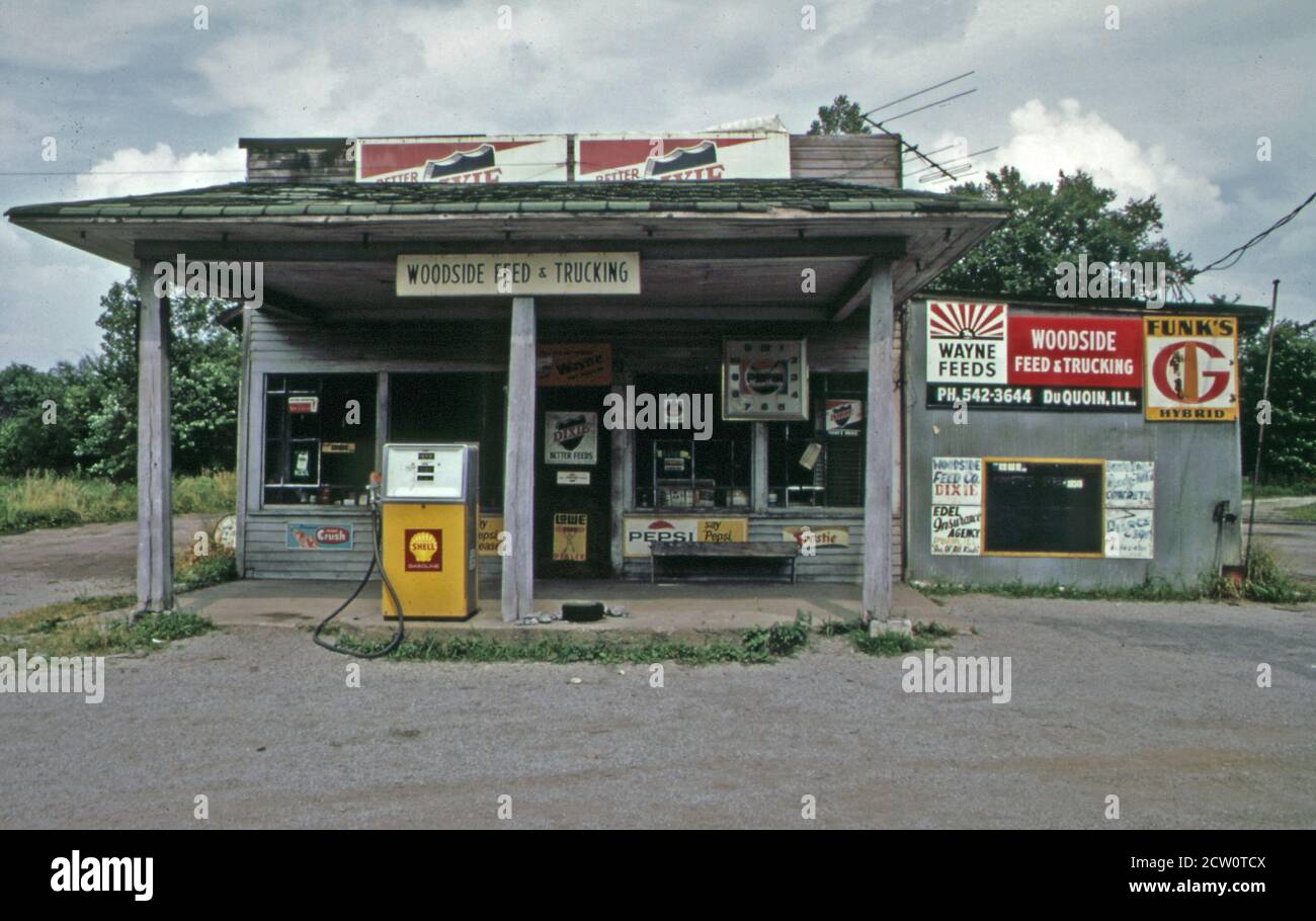 Gas station 1970s hires stock photography and images Alamy