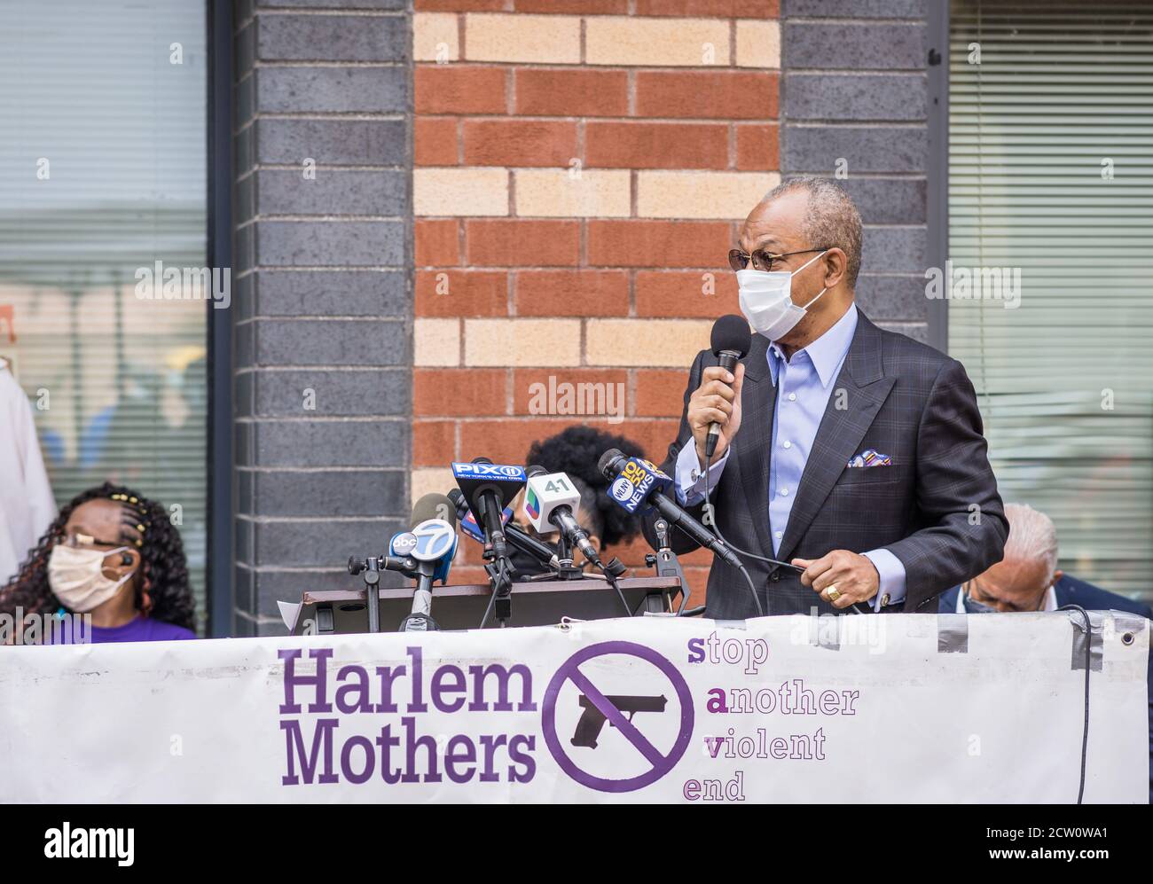 Rev. Calvin Butts of Abyssinian Baptist Church, Harlem Mothers SAVE ...