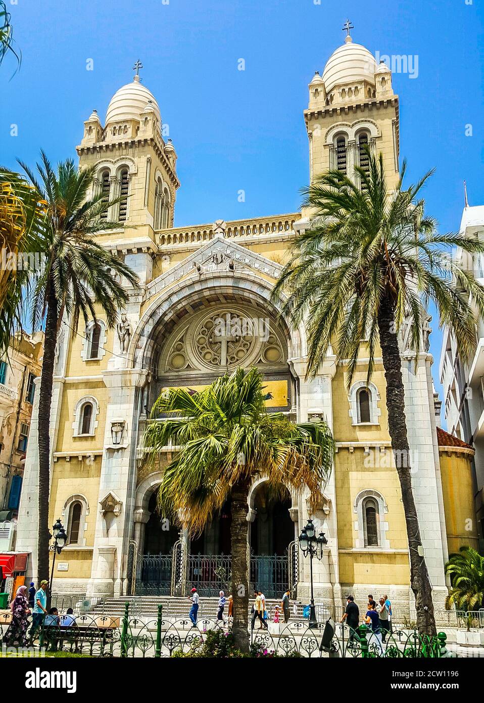 The catholic Cathedral of St Vincent de Paul at the Place de l'Independence in the Ville Nouvelle. Tunis, Tunisia Stock Photo