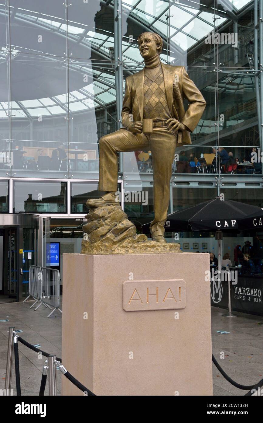 Statue of Alan Partridge outside the entrance to The Forum, Norwich, Norfolk Stock Photo