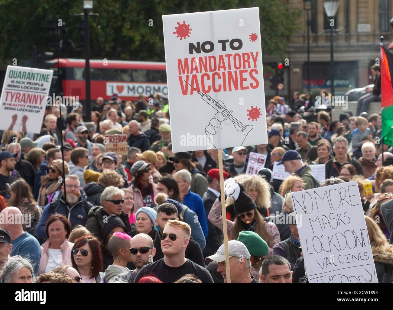 London, UK. 25th Sep, 2020. Thousands of Covid 19 conspiracy theorists hold a large rally and demonstration in Trafalgar Square. They are unhappy with the Government restrictions and the wearing of facemasks. The Met police tried to close down the demonstration after the protesters failed to comply with social distancing. Credit: Mark Thomas/Alamy Live News Stock Photo