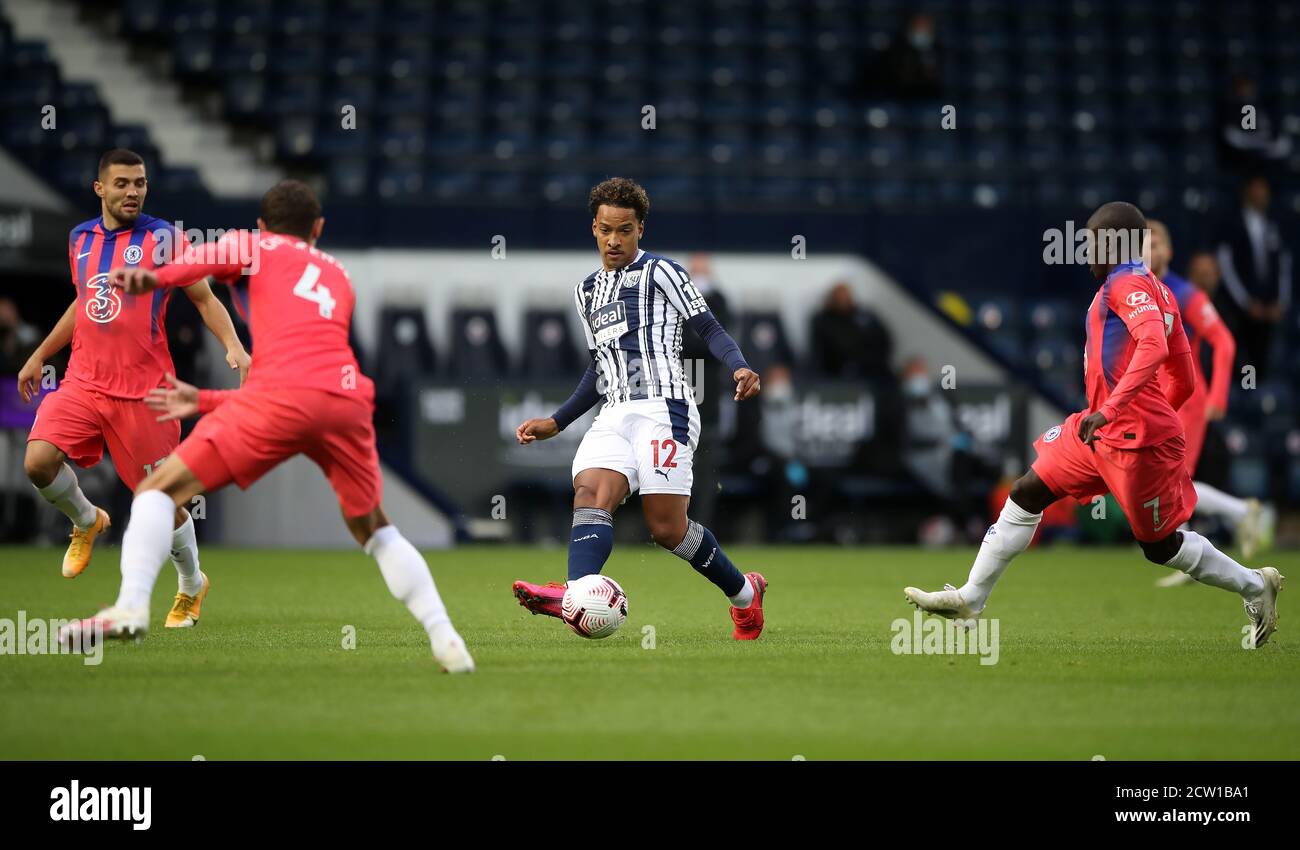 West Bromwich Albion S Matheus Pereira Centre In Action Against The Chelsea Defence During The Premier League Match At The Hawthorns West Bromwich Stock Photo Alamy