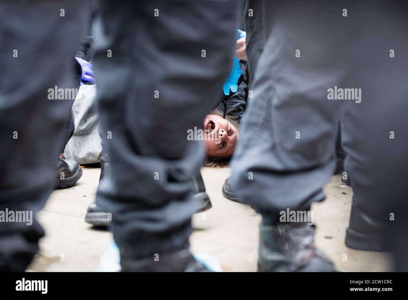 London, UK. 26th Sep, 2020. A protester is arrested after the MET police moved in on a Unite for Freedom rally after alleged reports they had broke the risk assignment which was arranged to carry out the rally. Emergency legislationÊknown as theÊCoronavirus Act 2020Êhas been introduced by the governmentÊto help theÊcountry cope with the demands caused by the coronavirus outbreak. Credit: Andy Barton/Alamy Live News Stock Photo