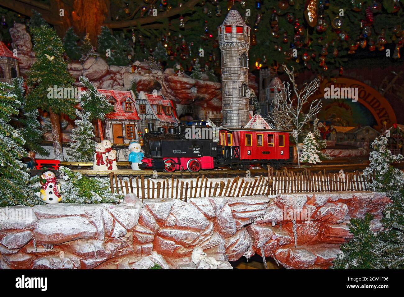 miniature figures for train sets