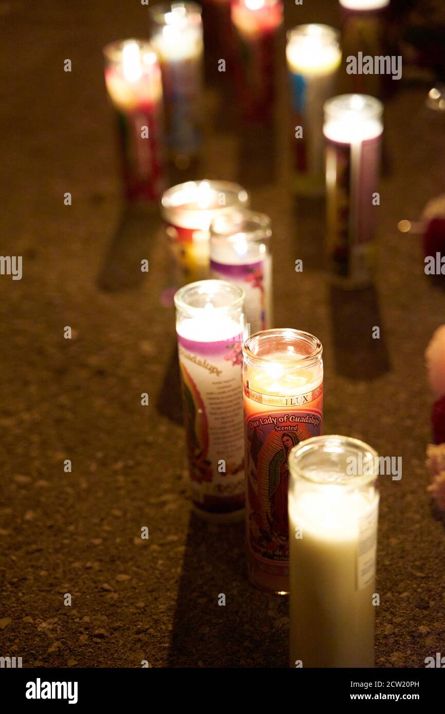 Religious candles hires stock photography and images Alamy