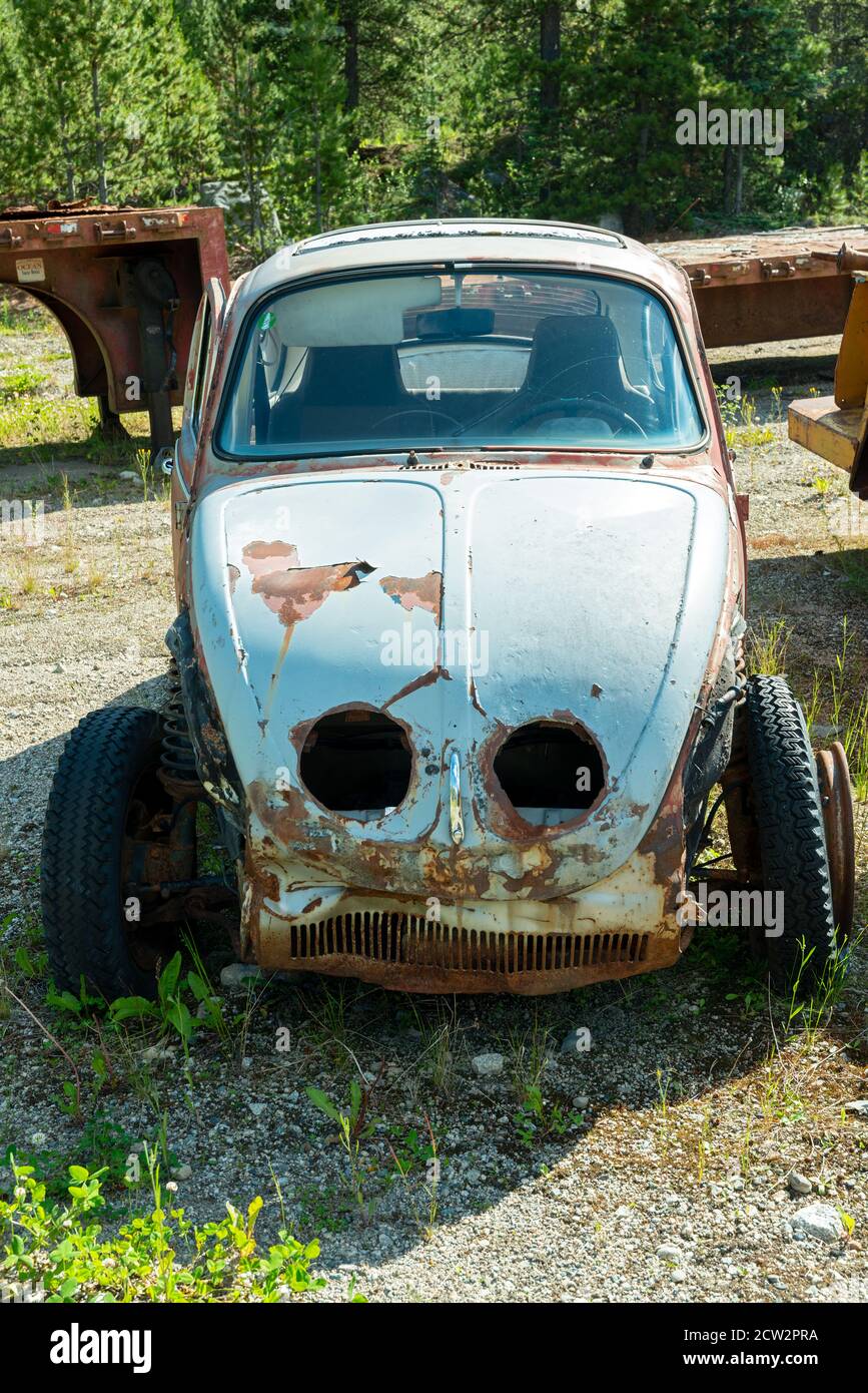 Car junkyard canada hi-res stock photography and images - Alamy