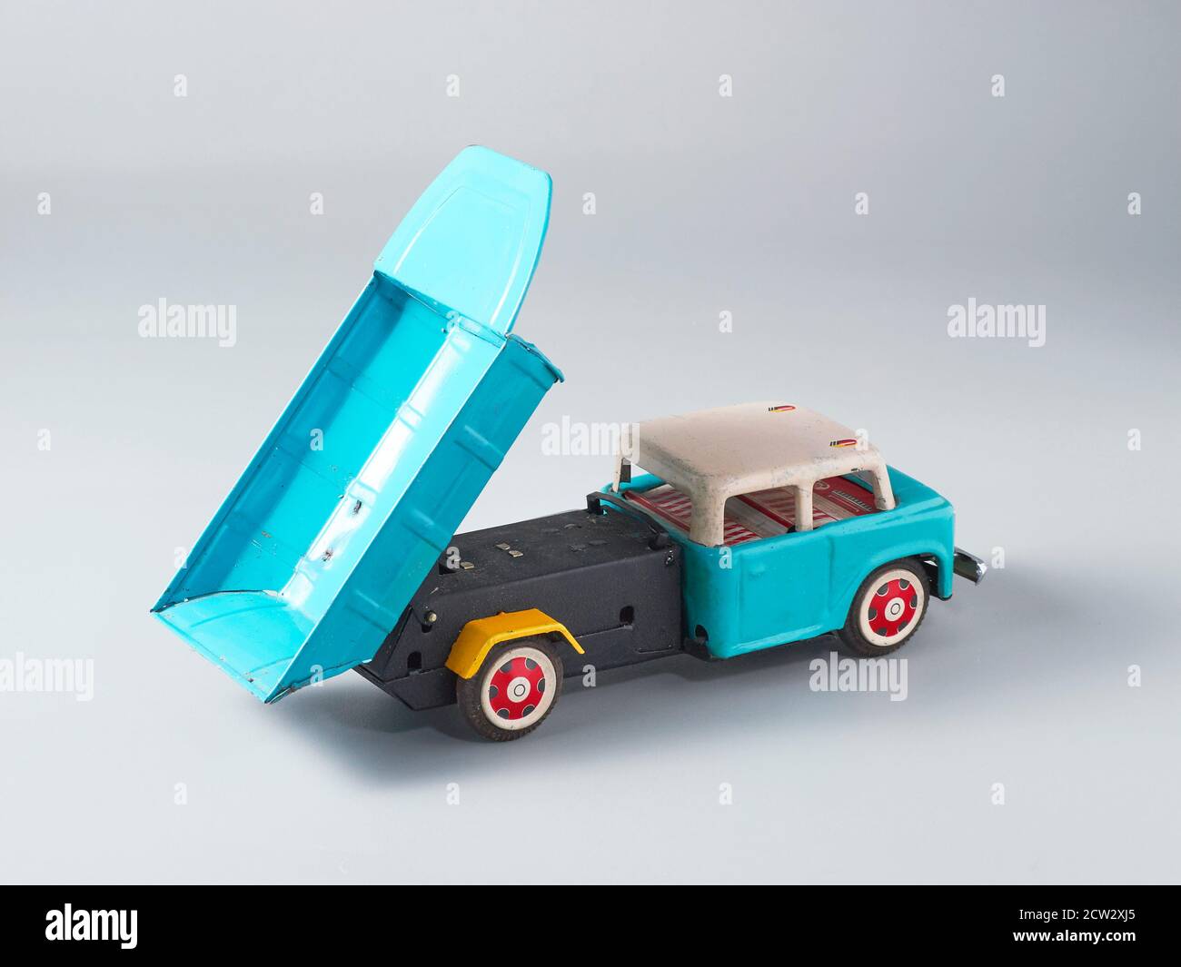 Vintage dump truck toy Clearance