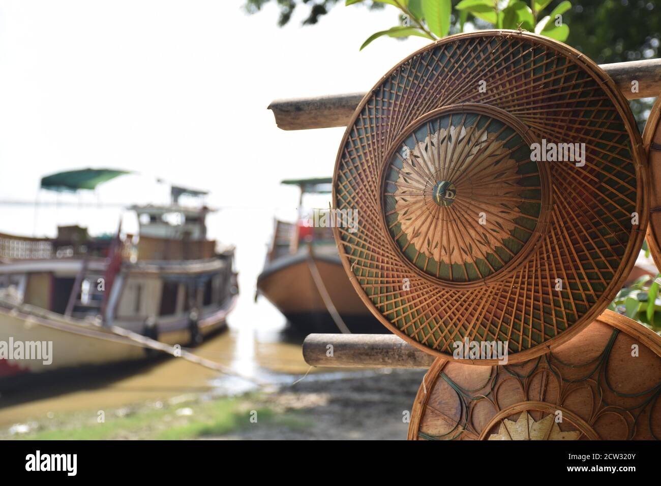 Myanmar Bamboo Hats High Resolution Stock Photography And Images Alamy Myanmar Bamboo Hats High Resolution Stock Photography And Images Alamy