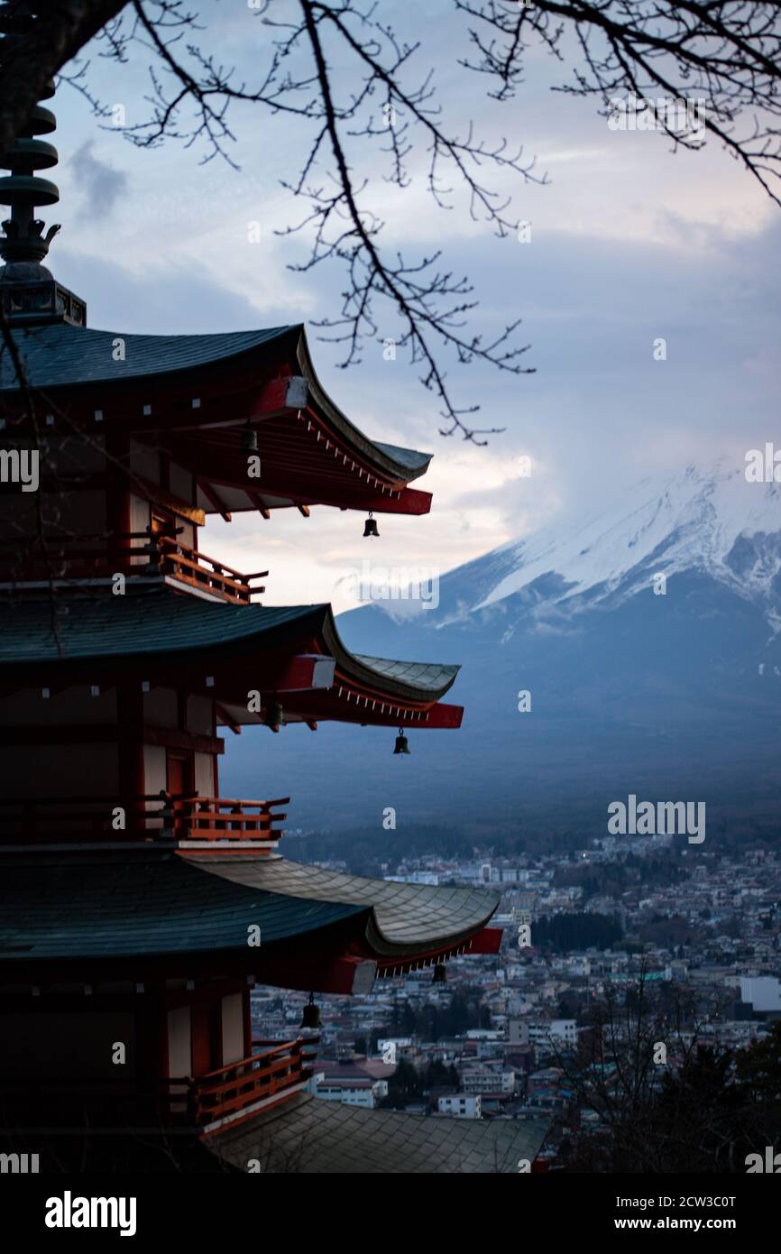 杉野安写真集 心蝕風景 Vertical shot of Arakurayama Sengen Park Fujiyoshida Japan