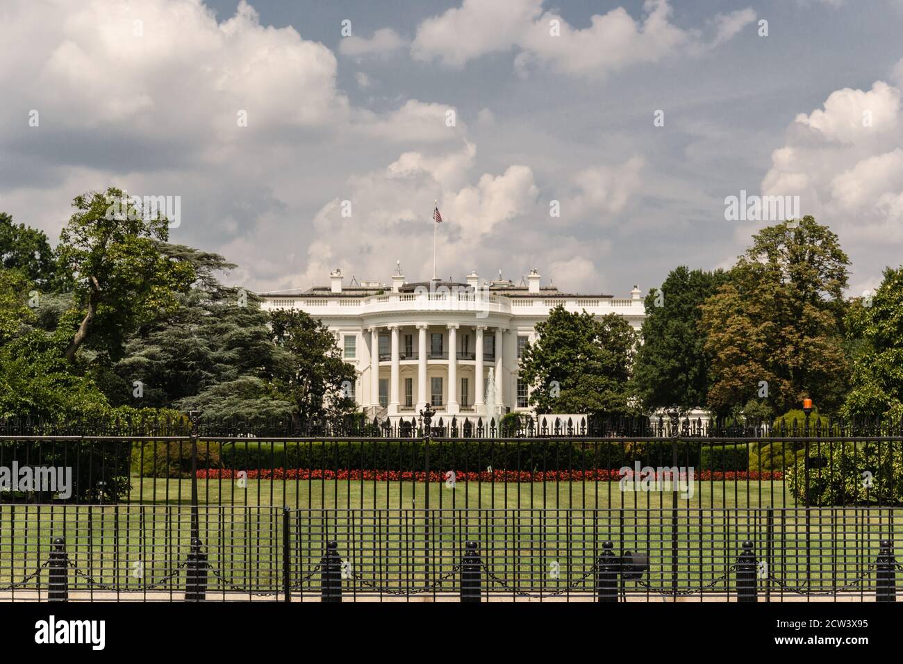The White House in Washington DC with beautiful blue sky Stock Photo ...