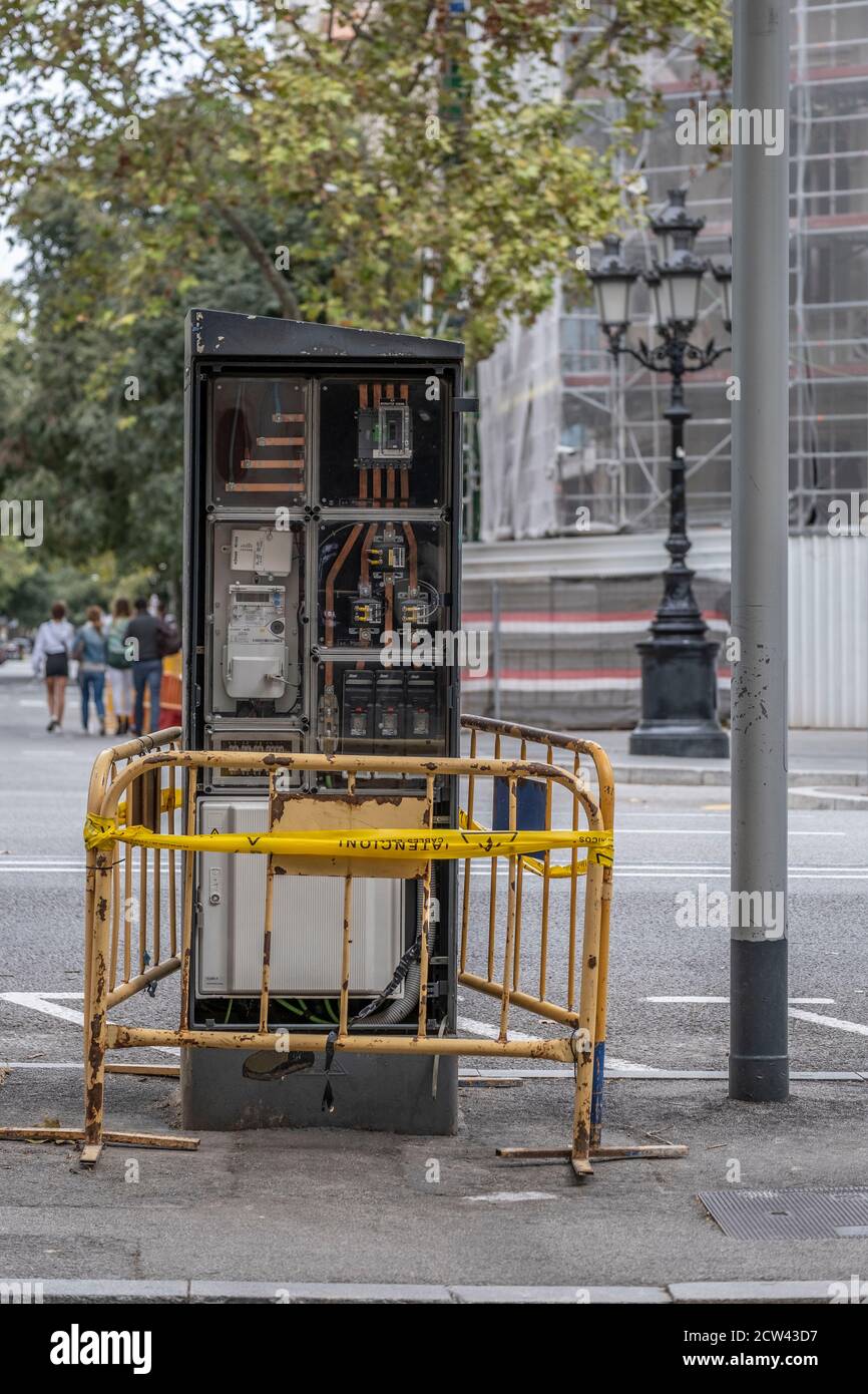 Barcelona, Spain. 27th Sep, 2020. The traffic control and urban lighting cabin is seen without a door and surrounded by security fences.The door of the electric booth with the graffiti of Lionel Messi painted by the artist TV Boy has been missing for weeks, allegedly according to information from the neighbours stolen overnight due to the economic or collection value of the work. Credit: SOPA Images Limited/Alamy Live News Stock Photo