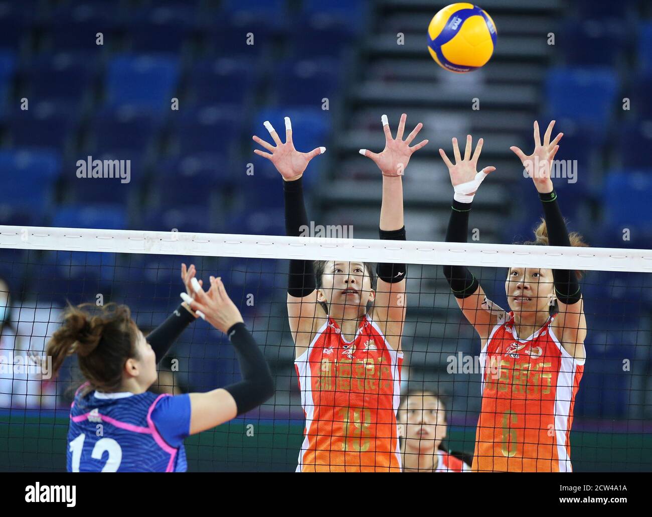Jiangmen South China S Guangdong Province 27th Sep Chen Xintong C Front And Wang Ning R Front Of Tianjin Block The Ball During The Group A Match Between Tianjin And Beijing At