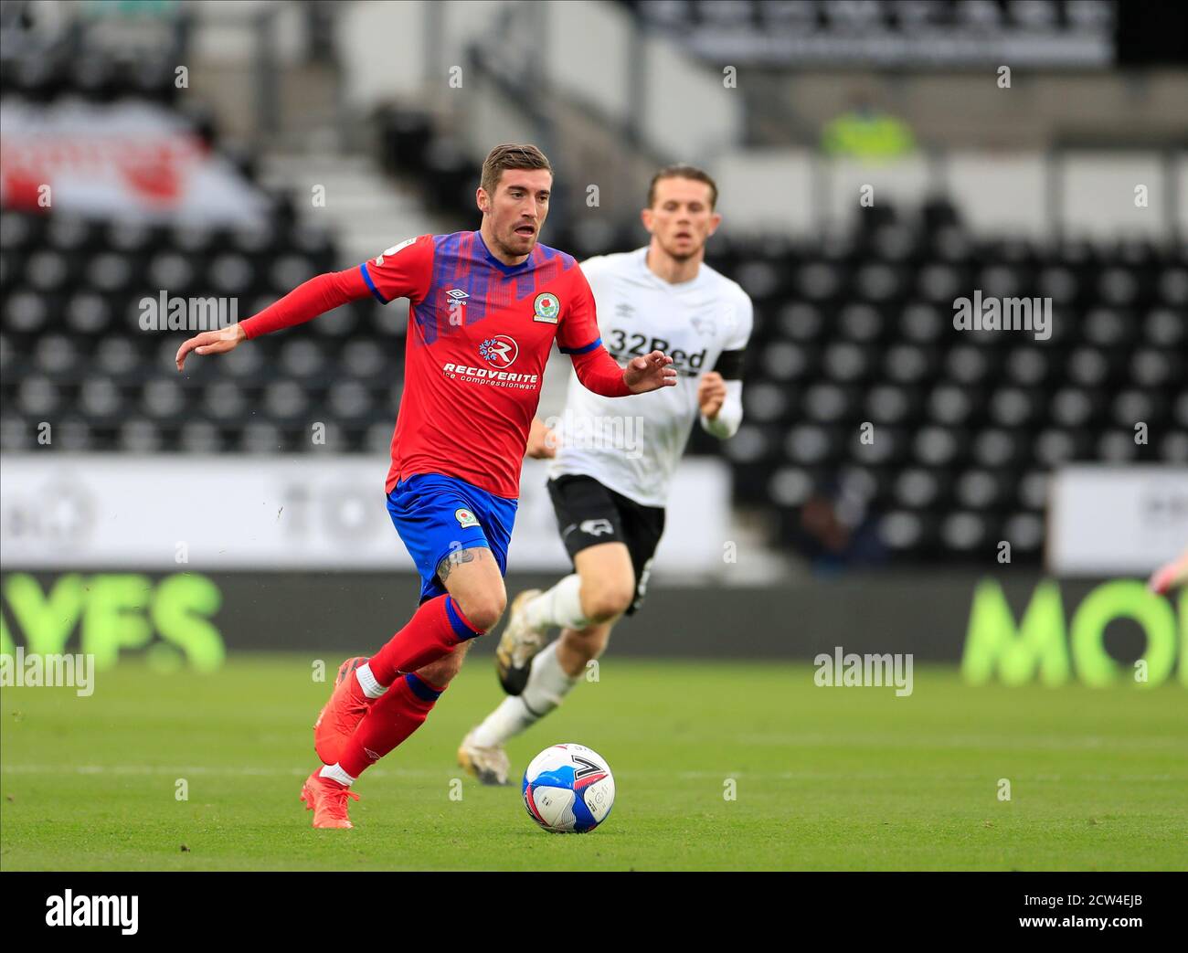 Joe Rothwell (8) of Blackburn Rovers runs with the ball Stock Photo - Alamy
