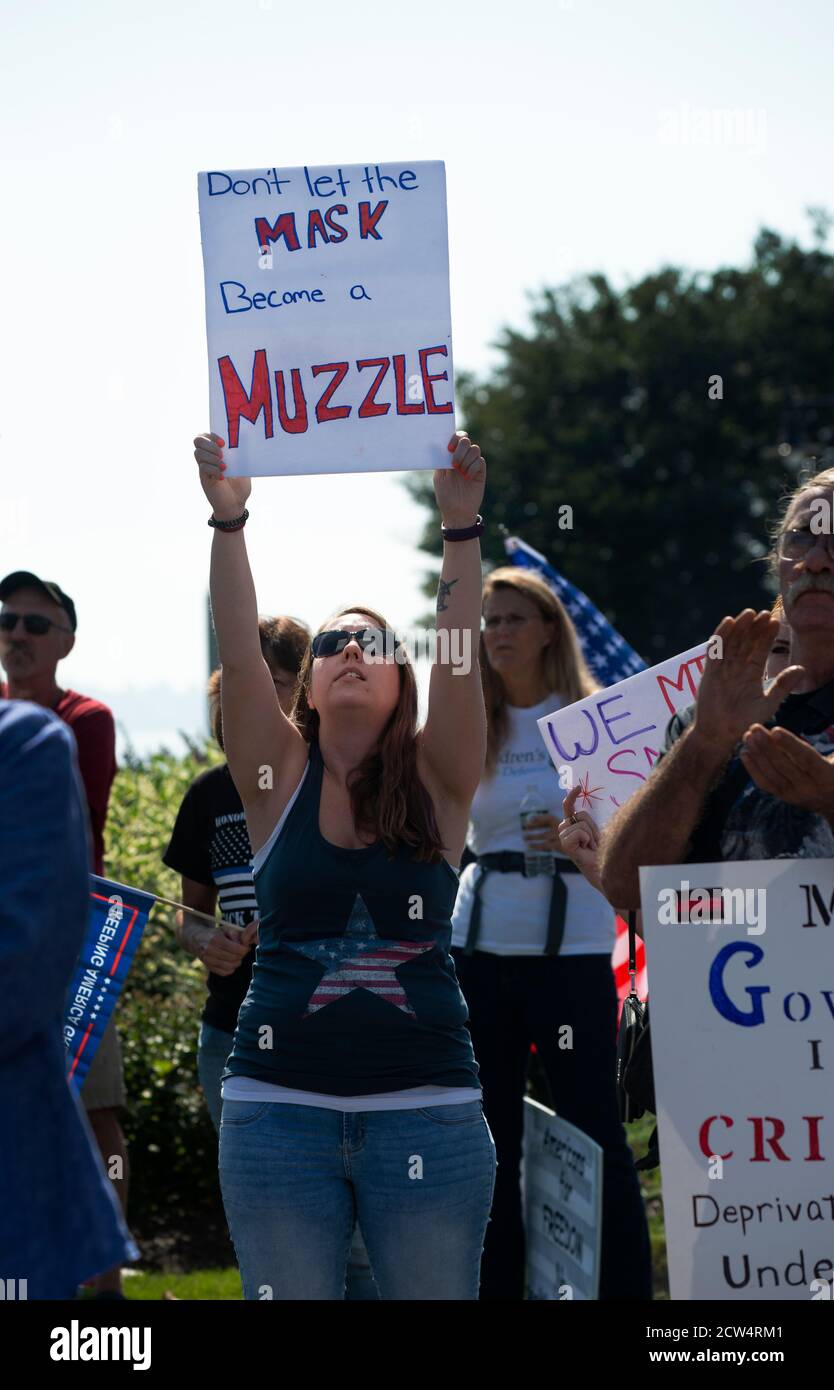Anti-Mask, Anti-Vaccine, Anti-Lockdown protest outside of Massachusetts Republican Governor Charlie Baker’s house, Swampscott, Massachusetts, USA.  09/26/2020. Stock Photo