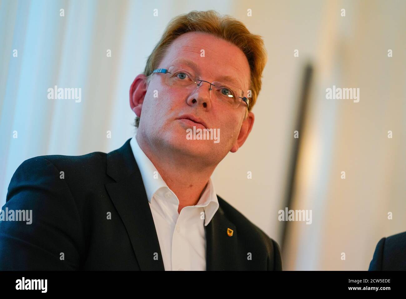 Dortmund, 27.9.2020: Andreas Hollstein (CDU, im Fraktionssaal der CDU), ist bei der Oberbürgermeister-Stichwahl im Rahmen der Kommunalwahl 2020 gegen den SPD-Kandidaten Thomas Westphal (nicht im Bild) unterlegen. Stock Photo