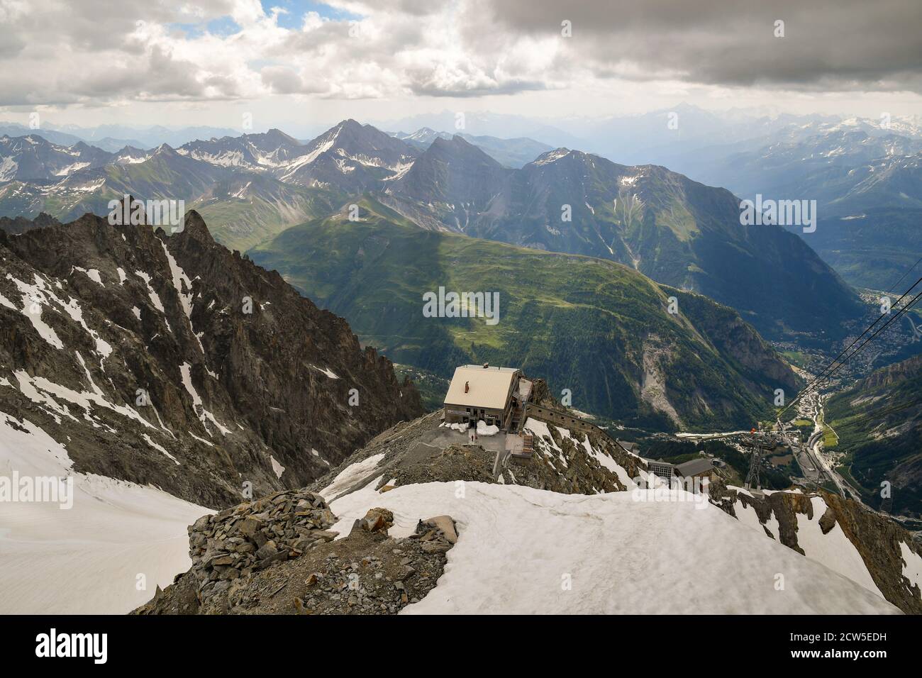 Elevated view of Torino Hut (3,375 m) on the French-Italian border in the Mont Blanc massif, Pointe Helbronner, Courmayeur, Aosta Valley, Italy Stock Photo