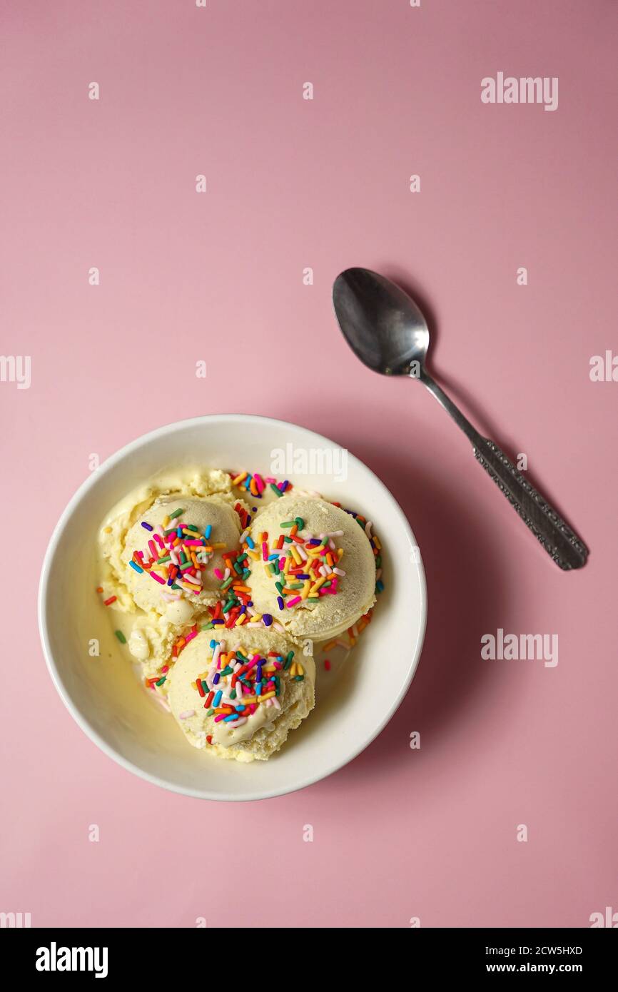 Homemade vanilla bean ice cream Stock Photo Alamy