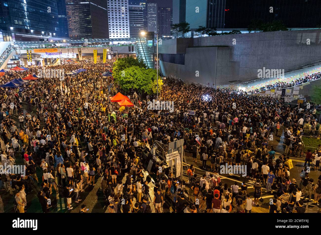 Hong Kong, Hong Kong, China. 3rd Oct, 2014. Protesters succeed in keeping Harcourt Road closed outside the Chief Executives office in the LegCo building, Tamar, Admiralty. Students maintain their pro-democracy sit-in while police take no action to stop them. Harcourt Road remains filled with protesters.Alamy Stock Image/Jayne Russell Credit: Jayne Russell/ZUMA Wire/Alamy Live News Stock Photo
