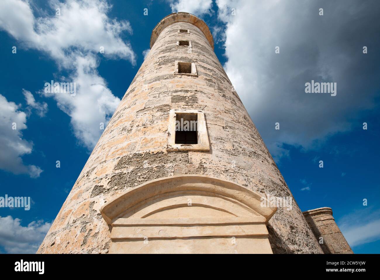 Cubaoutings - The Parque Historico Militar encompasses two of Havana's  famous fortresses: the Castillo de los Tres Reyes del Morro, also known as El  Morro, and Fortaleza de San Carlos de la