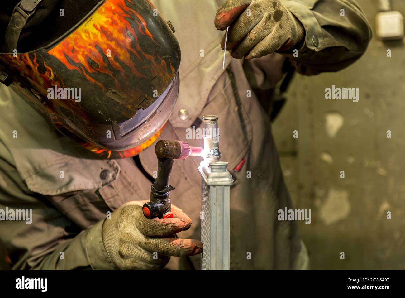 Engineer arc welding hires stock photography and images Alamy