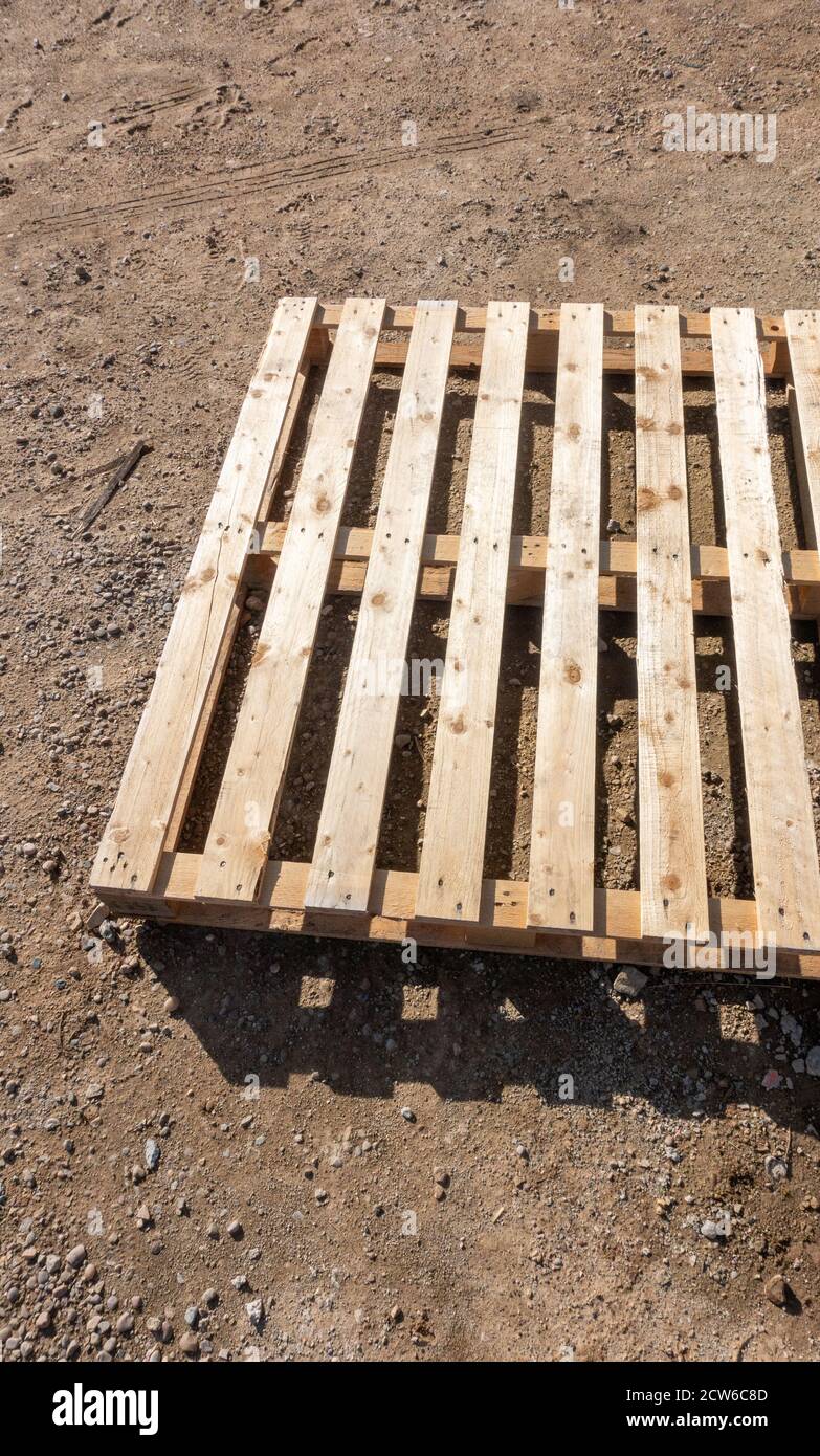 fumigated and heat treated shipping wooden pallet Stock Photo Alamy