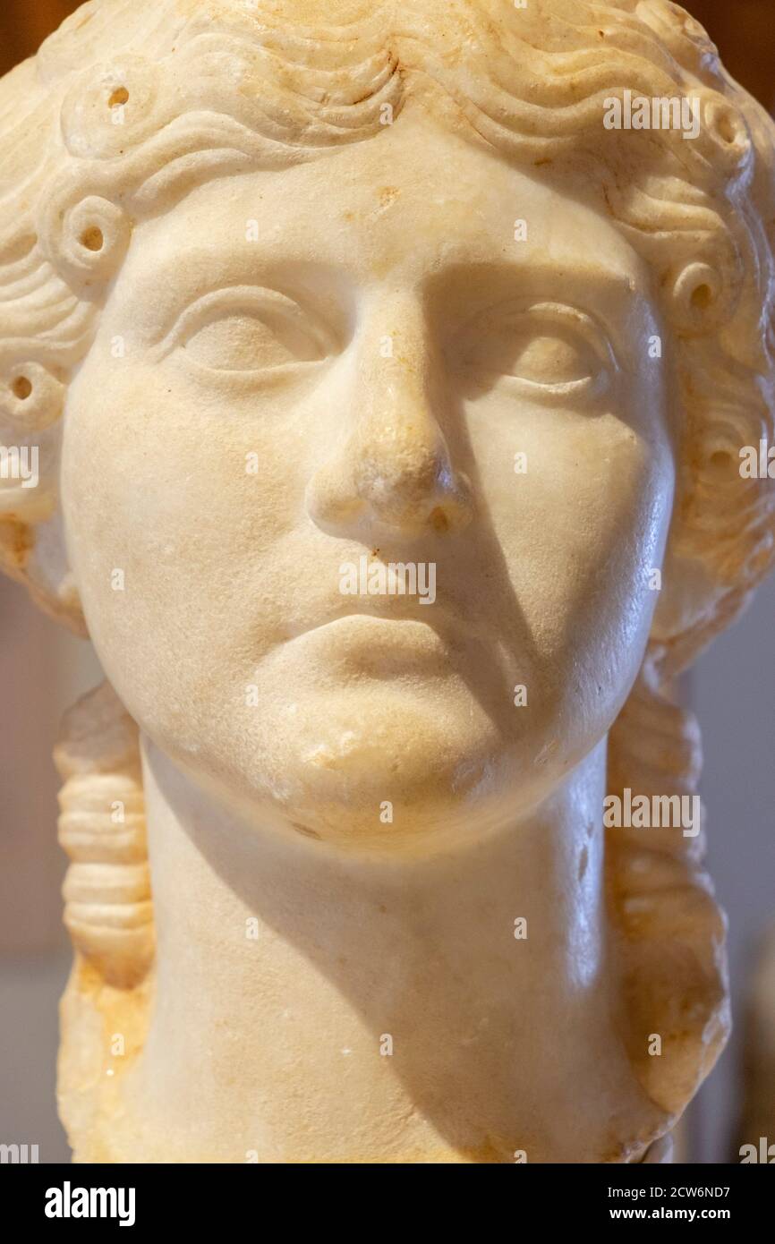 retrato de Agrippina Maior, nieta del emperador Augusto, siglo I, Museo-Centro de Interpretación del parque arqueológico de Segóbriga, Saelices, Cuenc Stock Photo