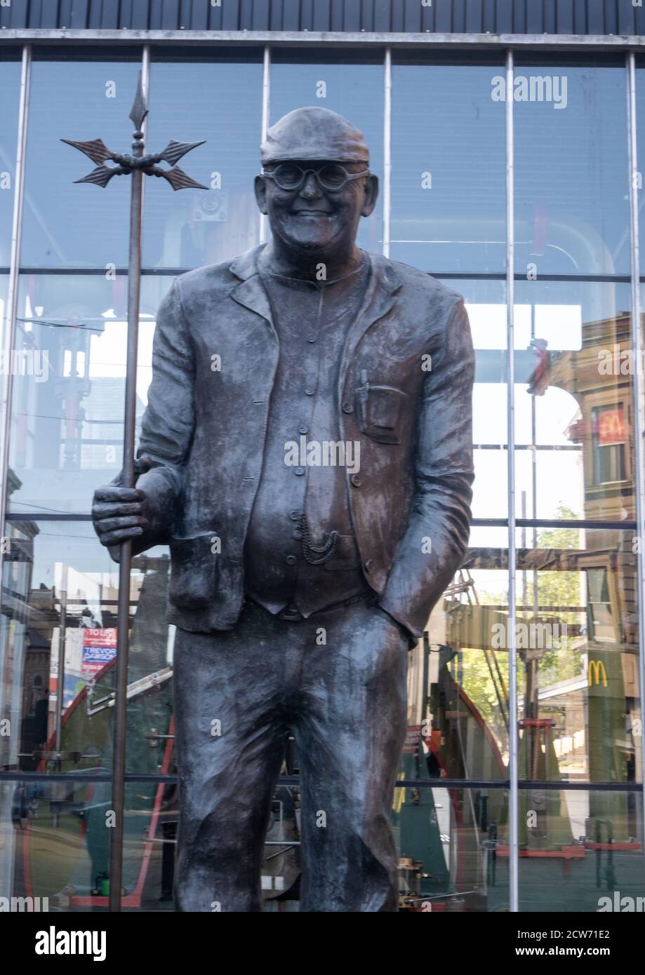 Statue of Fred Dibnah in Bolton town centre Lancashire July 2020 Stock Photo Alamy