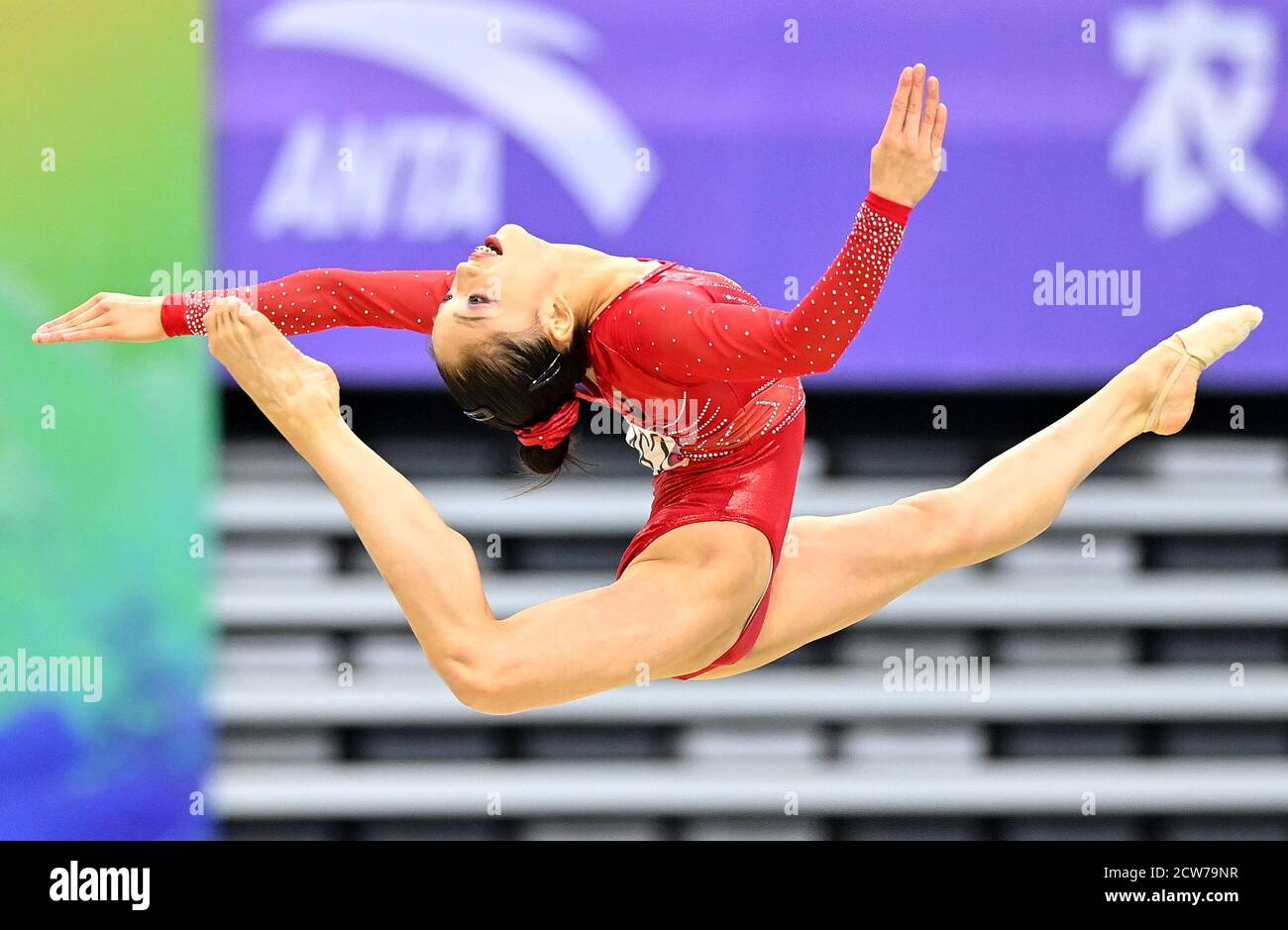 Wu ran gymnastics hi-res stock photography and images - Alamy