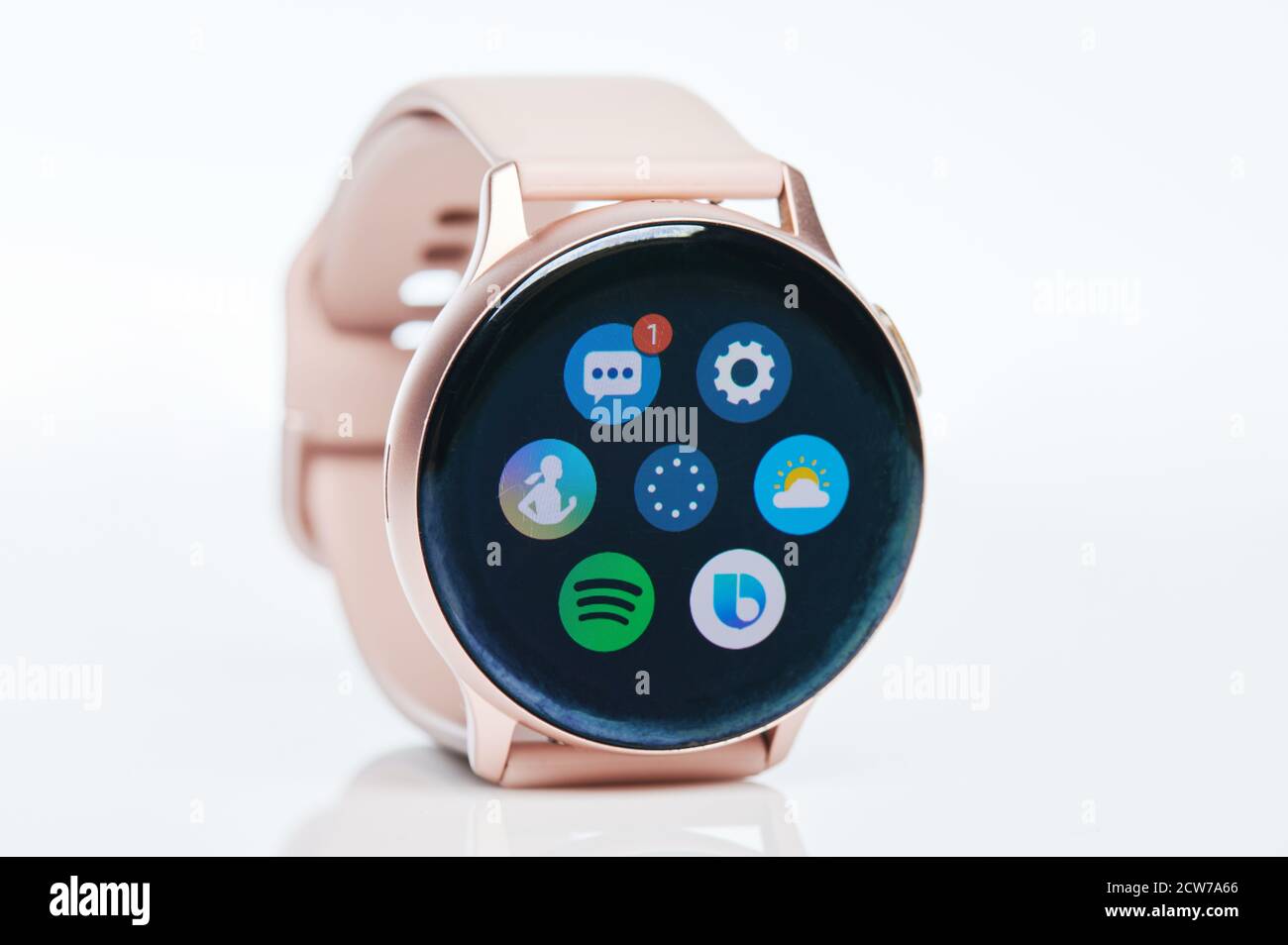Samsung Galaxy Active 2 Watch là một trong những chiếc đồng hồ thông minh tốt nhất trên thị trường hiện nay. Tìm hiểu thêm về những tính năng tuyệt vời của chiếc đồng hồ thông minh này với Samsung Galaxy Active 2 Watch Review.