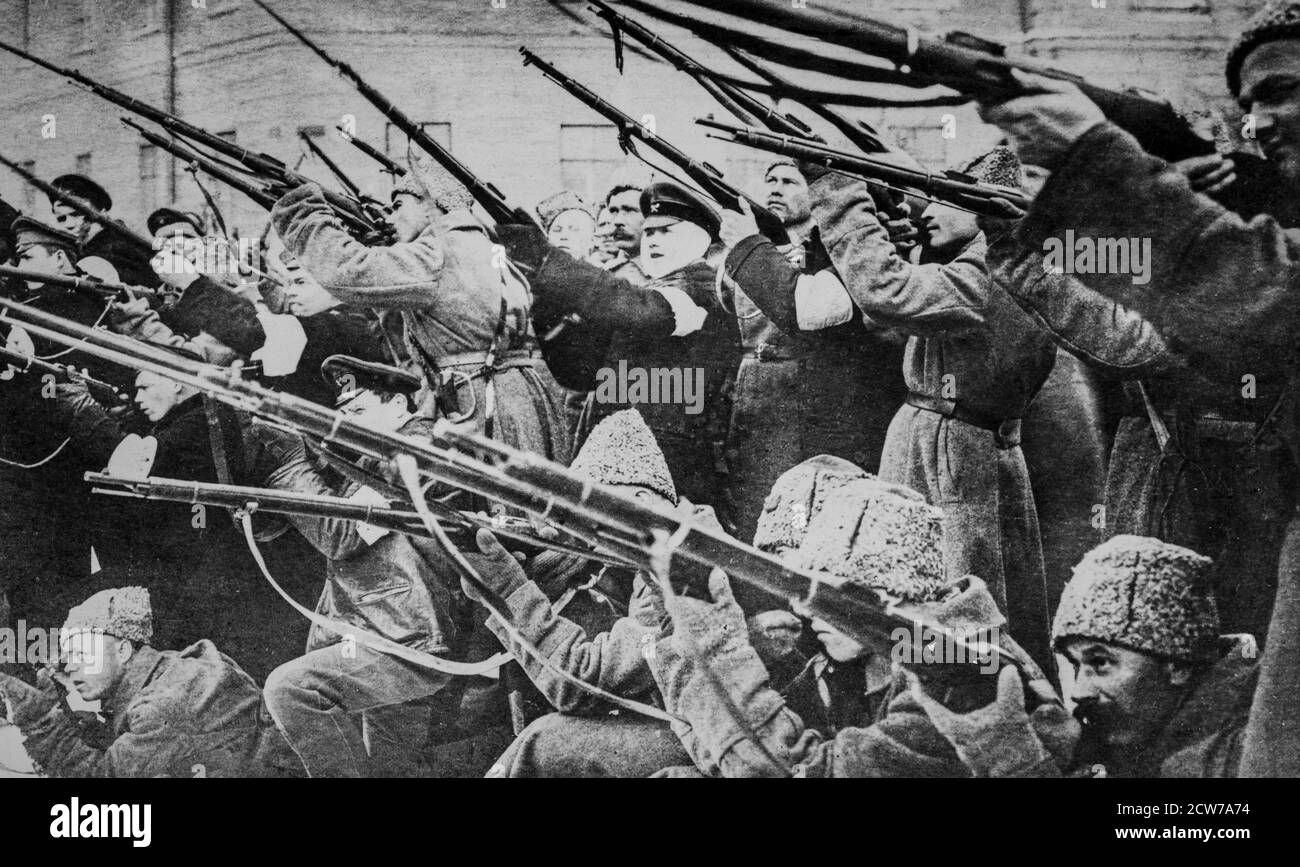 Russian Revolution 1917 - St. Petersburg: Bolshevik soldiers and students firing in the Nevski Prospect, Petrograd (Leningrad) during the battle between Lenin’s Bolsheviks and Kerensky’s followers. Stock Photo