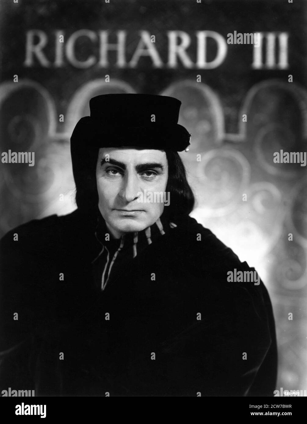LAURENCE OLIVIER Portrait As RICHARD III 1955 Director LAURENCE OLIVIER laurence-olivier-portrait-as-richard-iii-1955-director-laurence-olivier